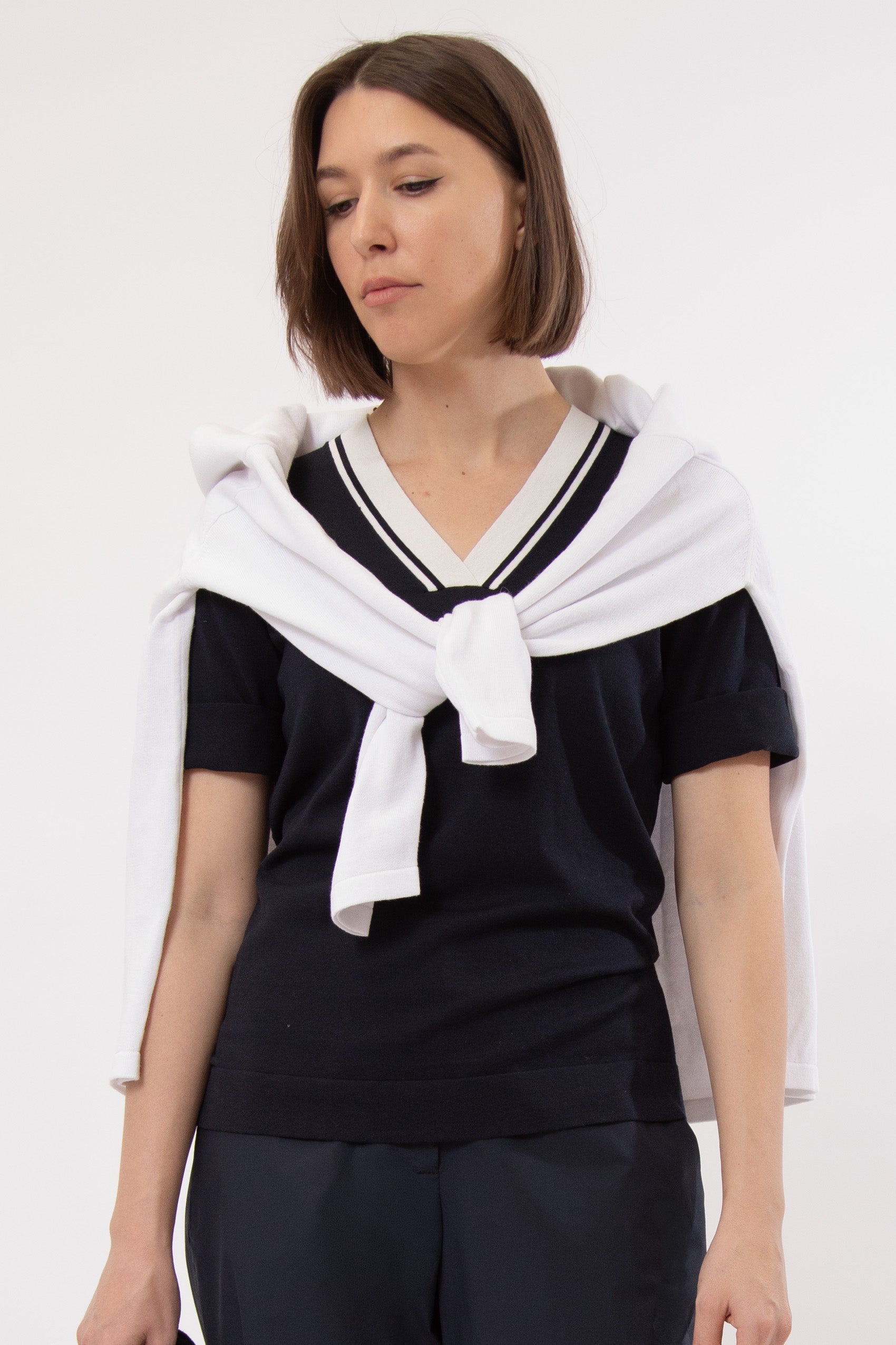 ARLO V-NECK IN FINE GAUGE ITALIAN SILK COTTON