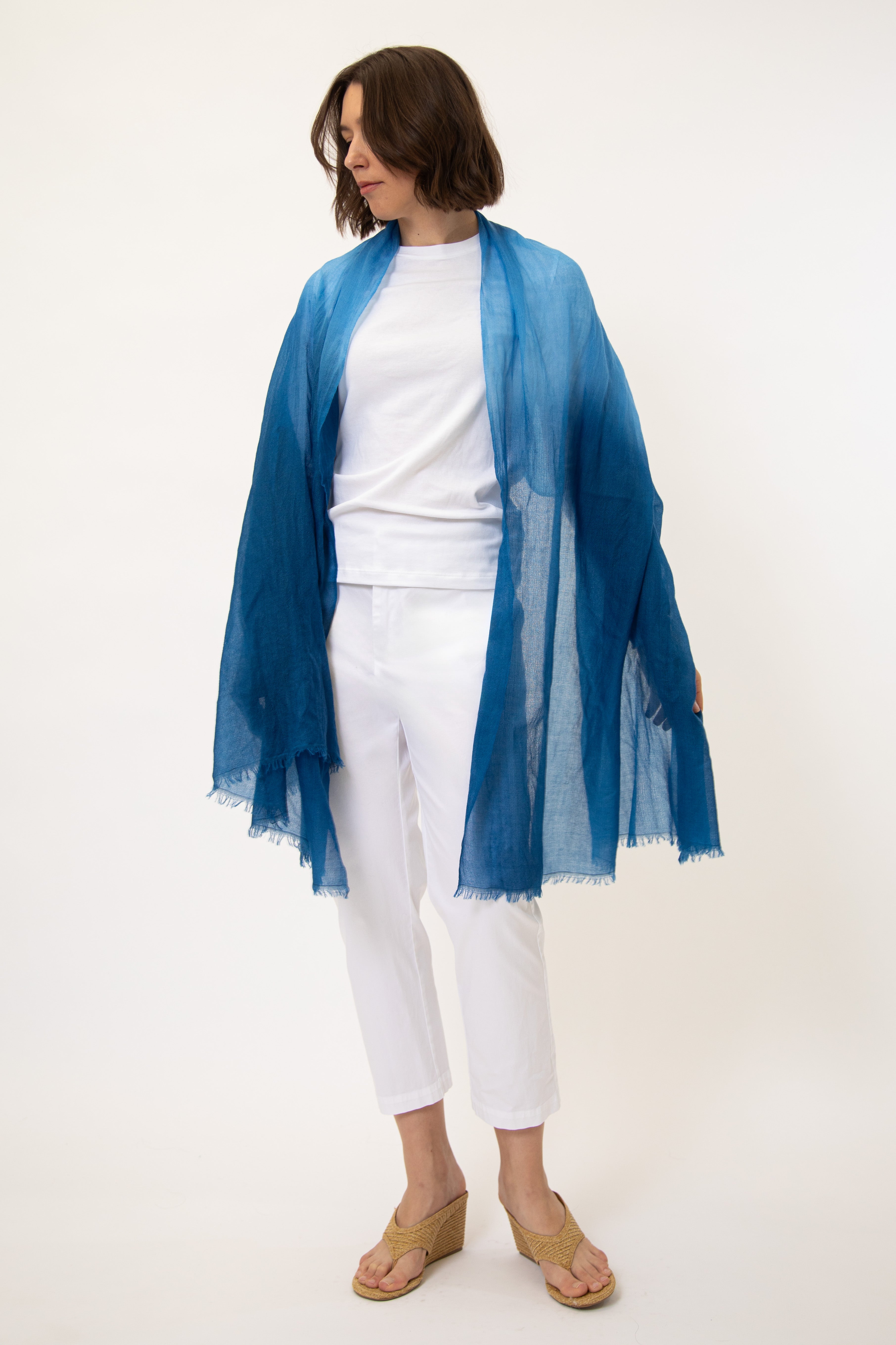 AZURRO LIGHTWEIGHT SCARF IN HAND DYED CASHMERE