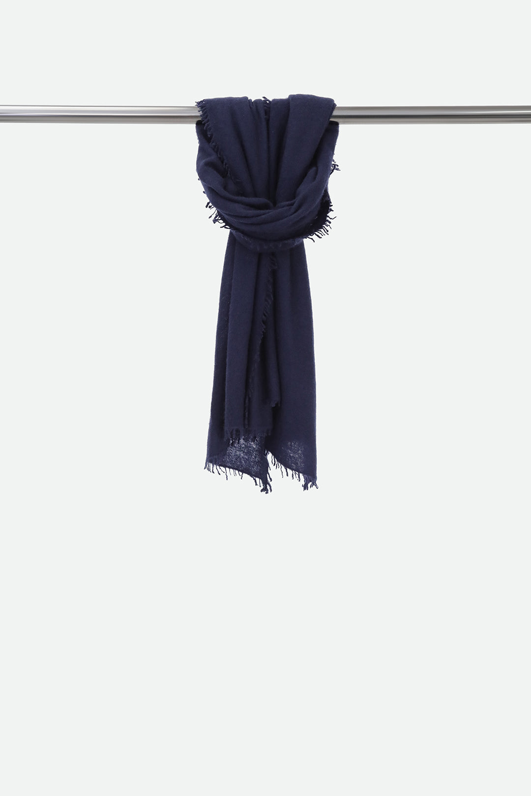ÉLAN SCARF IN CASHMERE DARK NAVY