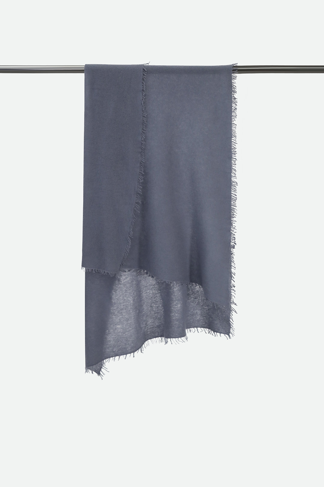 ÉLAN SCARF IN CASHMERE SLATE GREY