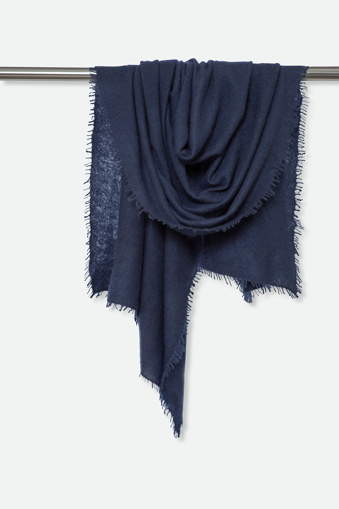 ÉLAN SCARF IN CASHMERE NAVY