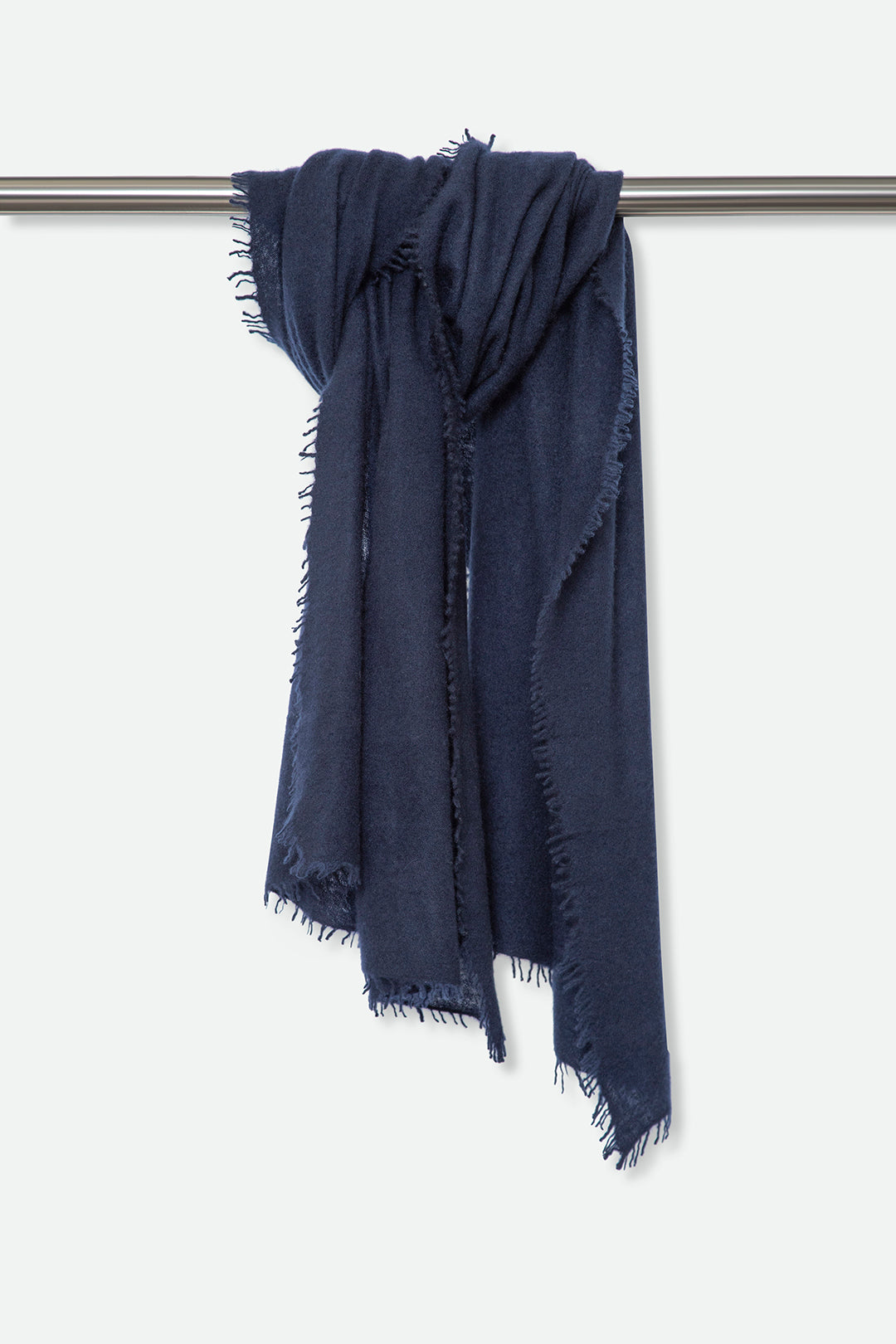 ÉLAN SCARF IN CASHMERE NAVY