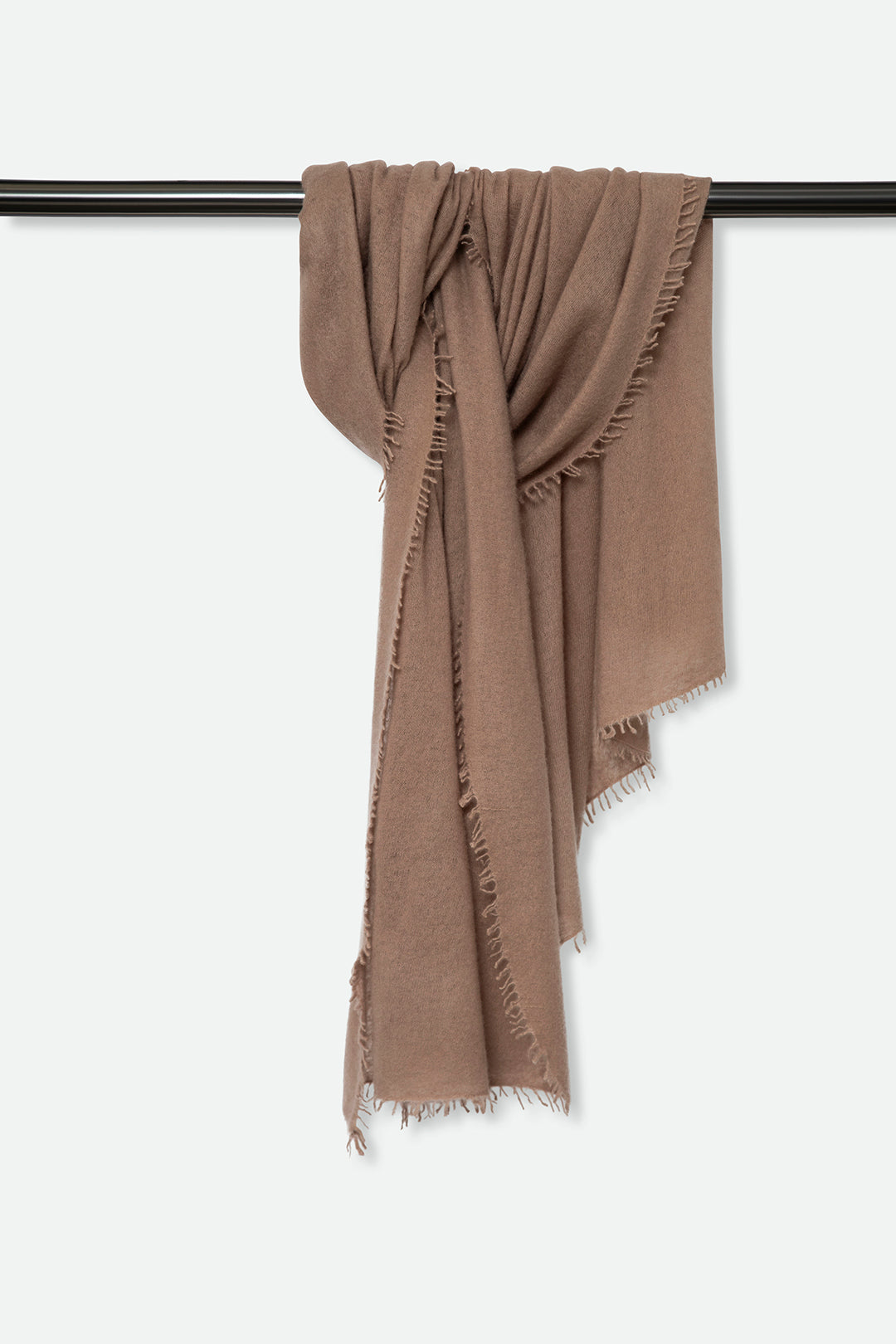 ÉLAN SCARF IN CASHMERE TOAST