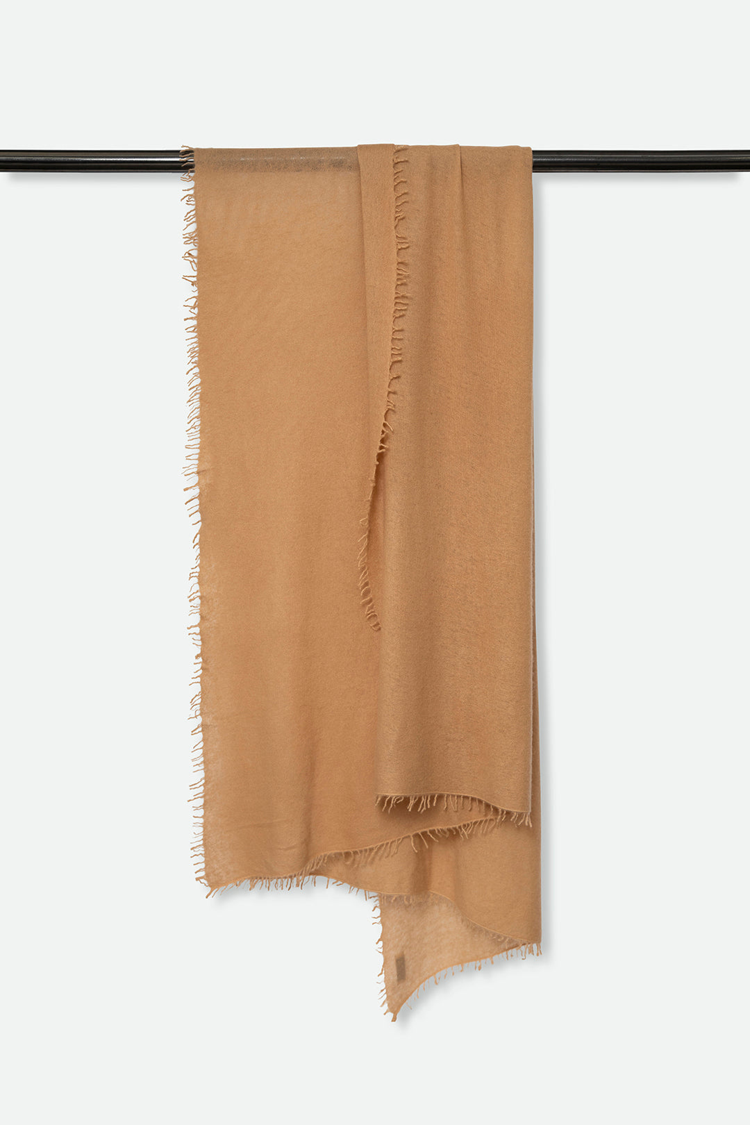 ÉLAN SCARF IN CASHMERE CAMEL