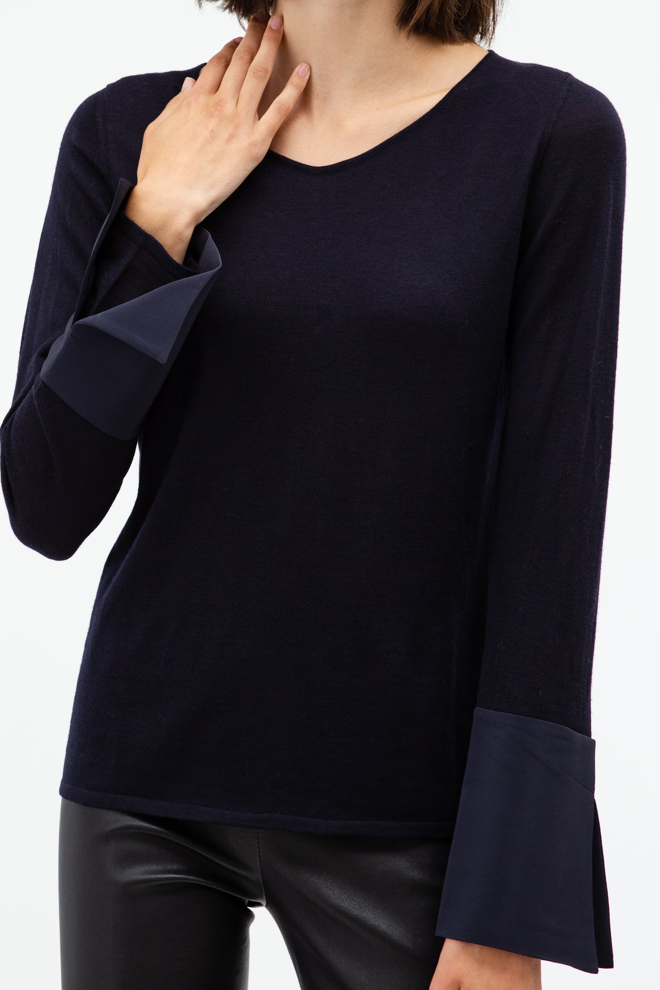 ALIA SOFT V-NECK TOP WITH SILK CUFF DETAIL IN FINE MERINO WOOL