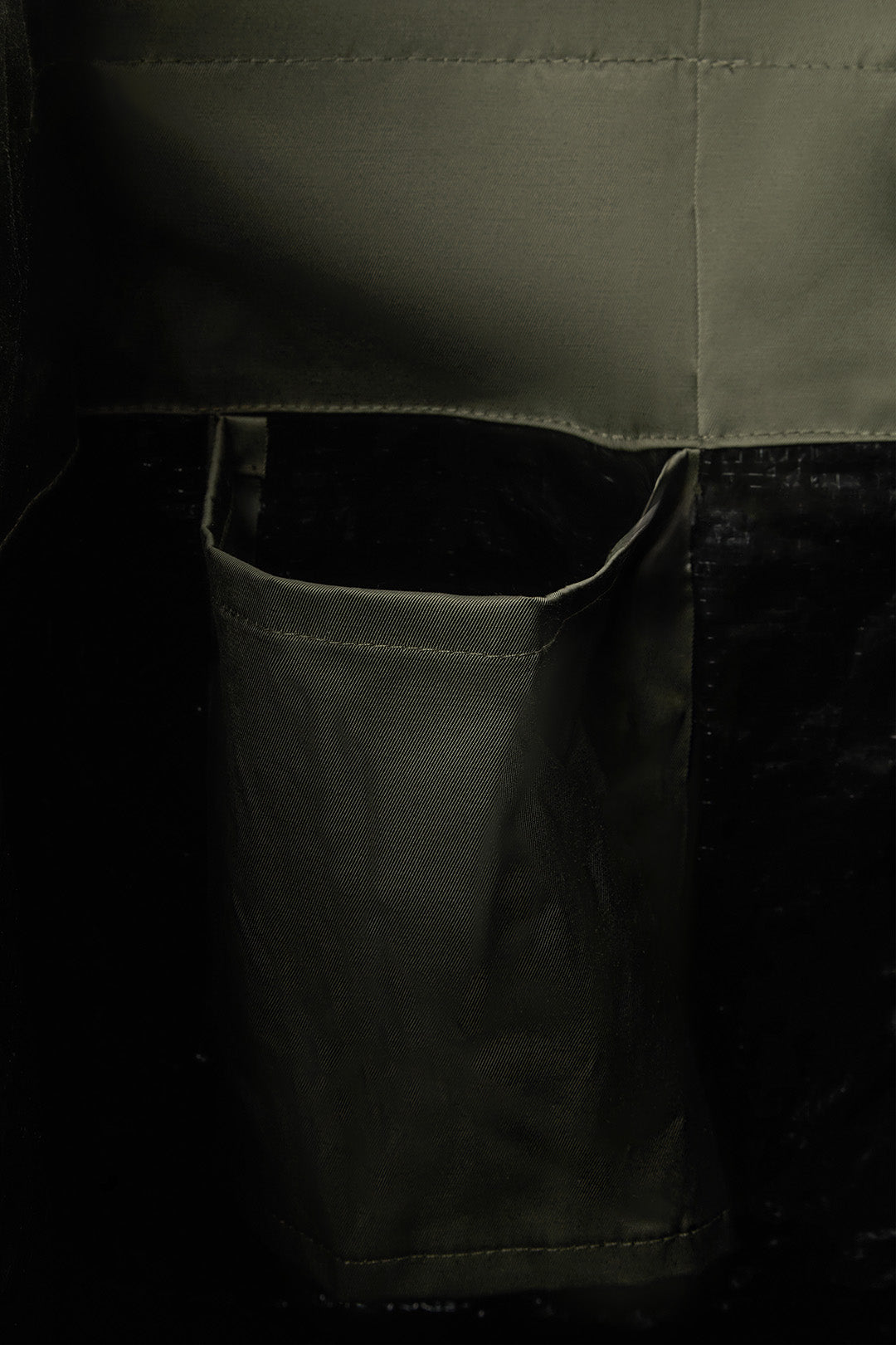 RAINPROOF STUDIO TOTE