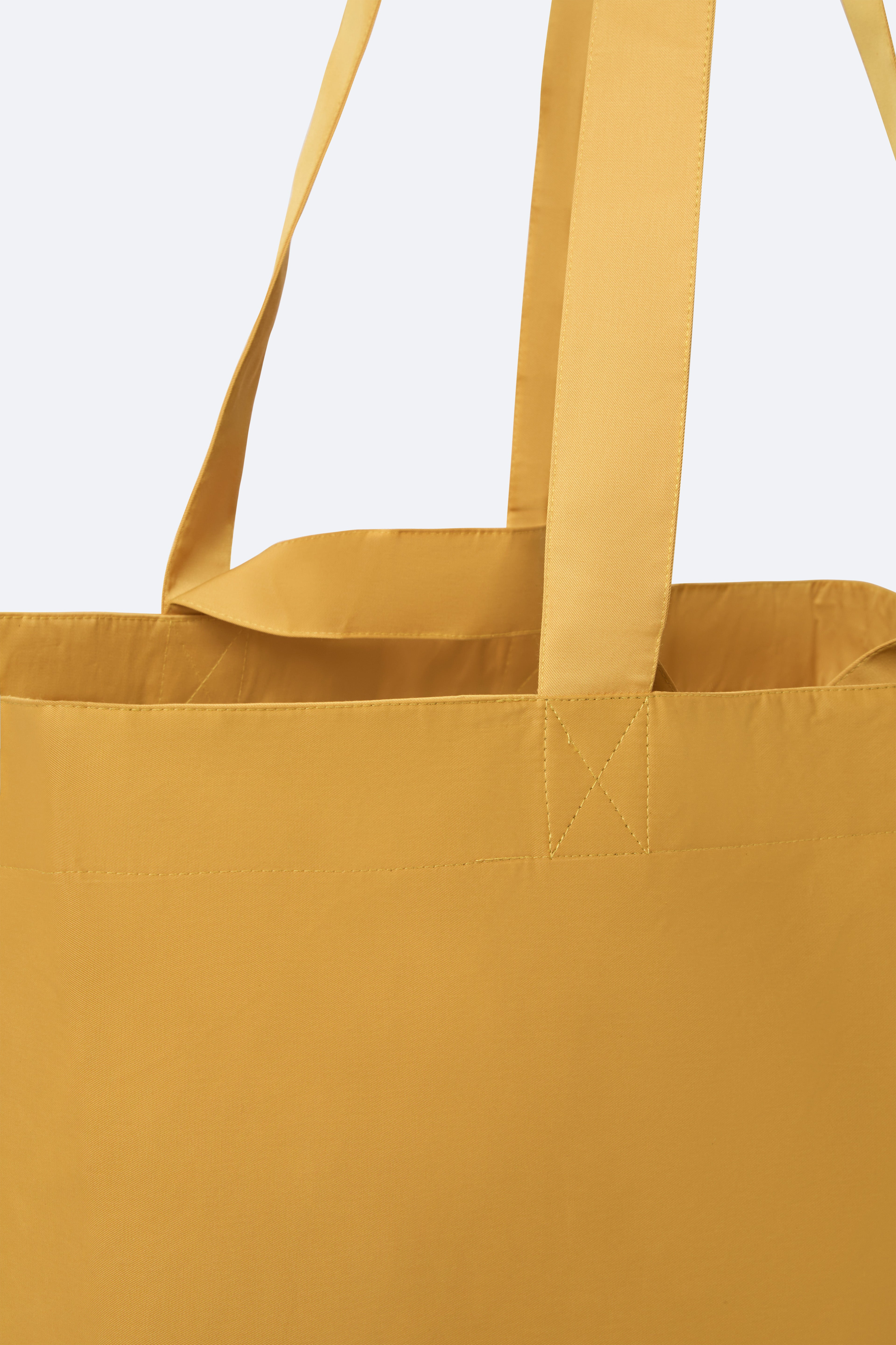 RAINPROOF STUDIO TOTE