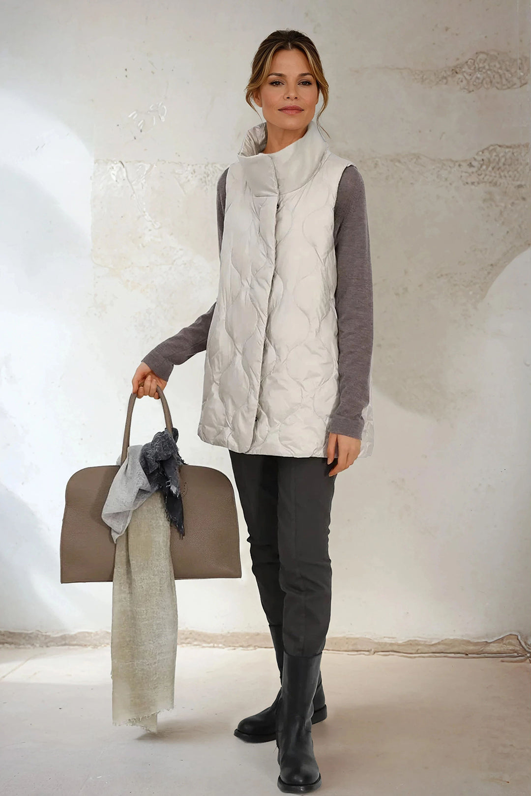 LA ROCHE VEST IN LIGHTWEIGHT GOOSE DOWN