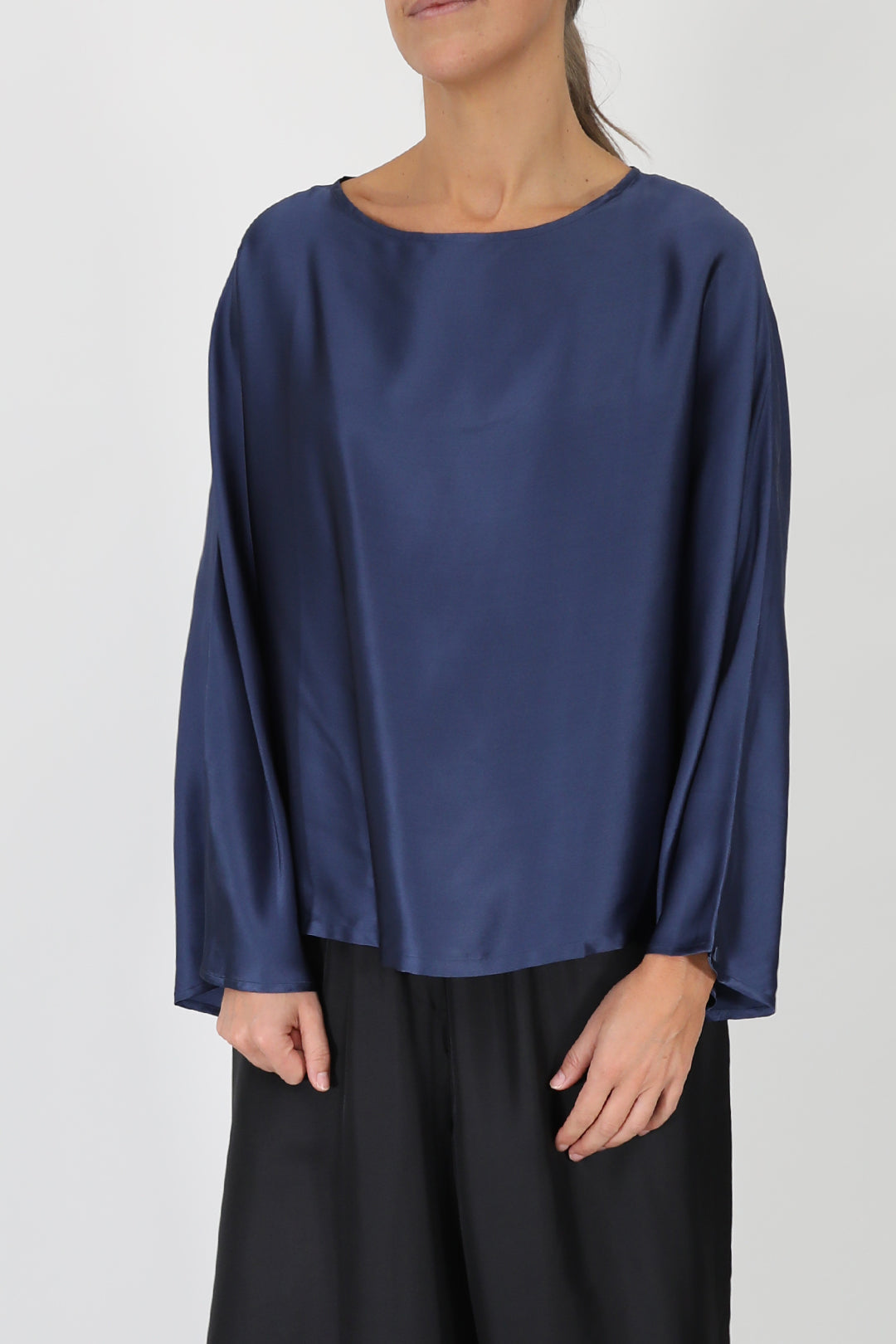 SARA WIDE ARM BLOUSE IN SILK CHARMEUSE