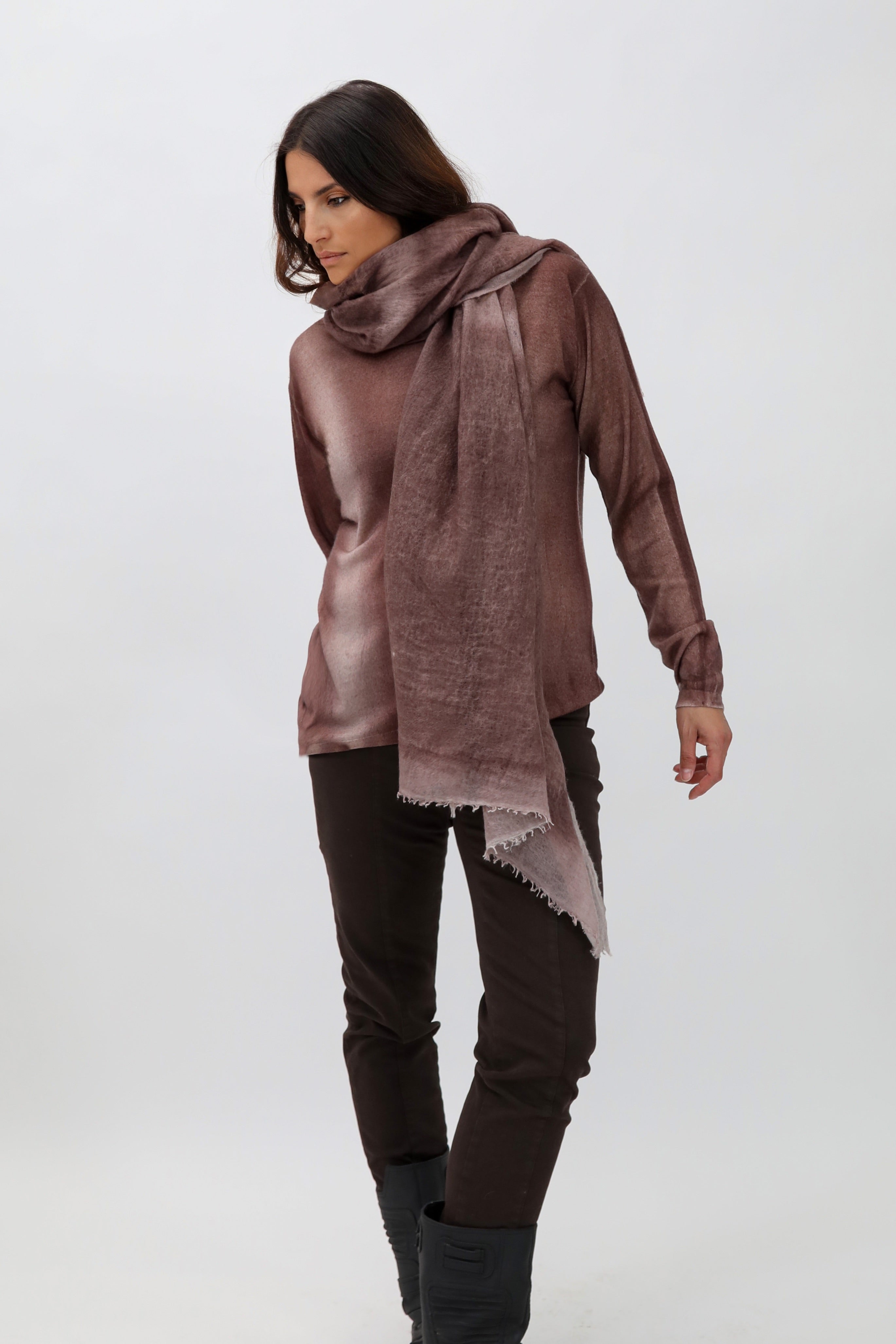 SCARF IN HAND DYED CASHMERE CHOCOLATE PECAN