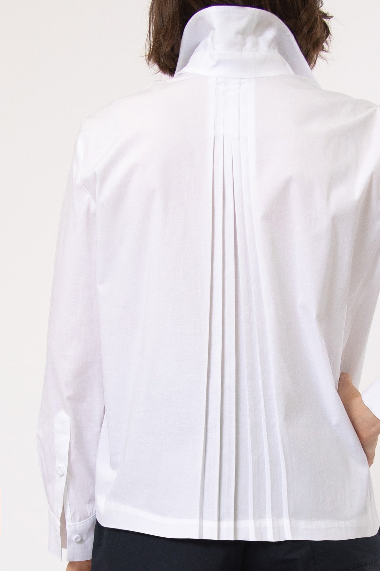 SIGNE BACK PLEATED SHIRT IN ITALIAN COTTON POPLIN STRETCH