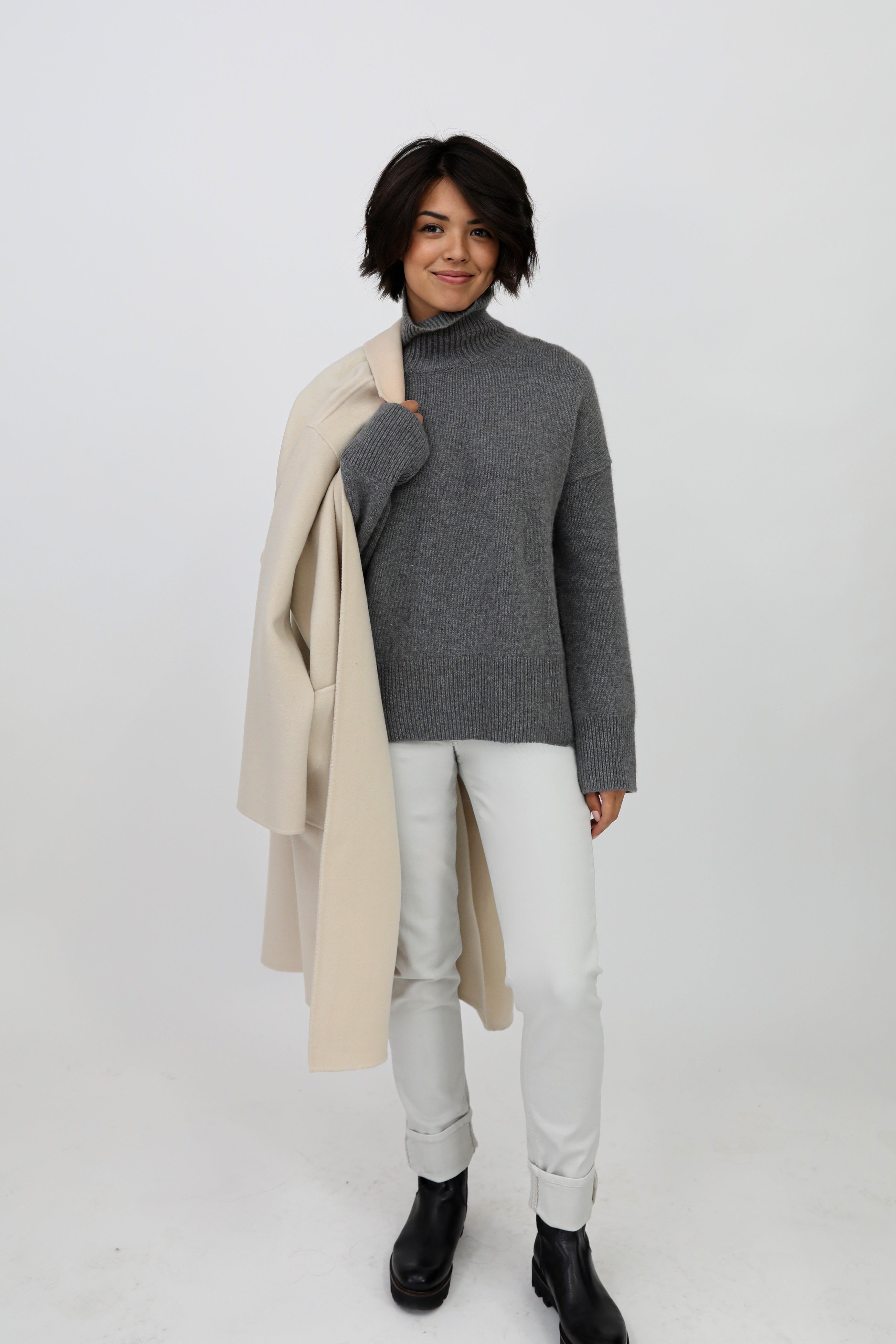 THEIA TURTLENECK IN CASHMERE YAK & MERINO