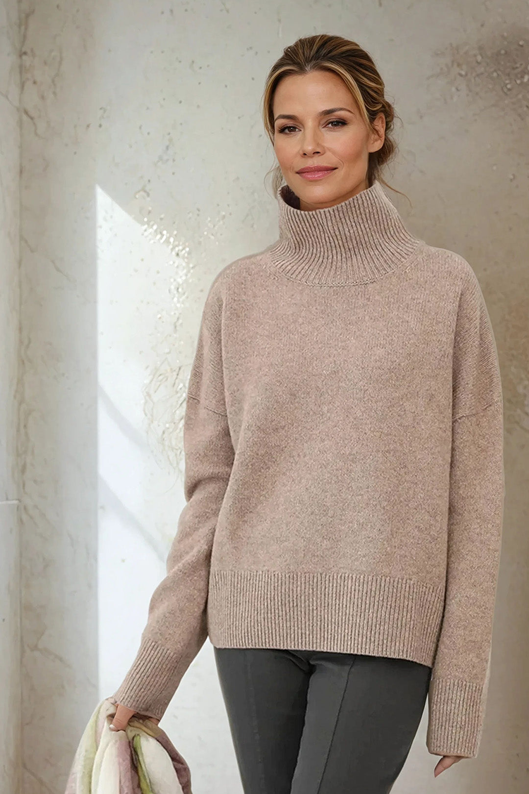 THEIA TURTLENECK IN CASHMERE YAK & MERINO