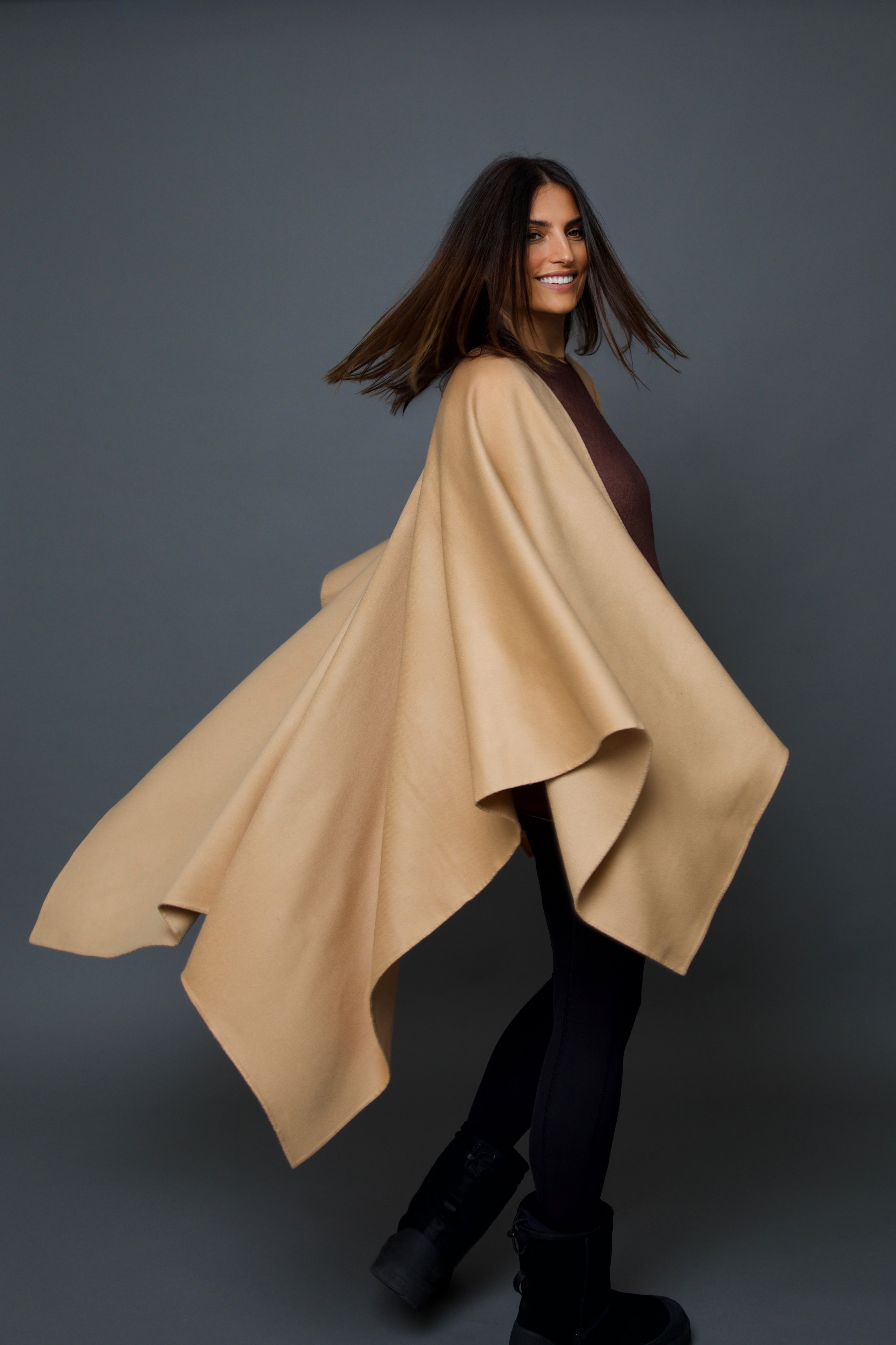 ALPINE CAPE IN PURE CASHMERE - Jarbo