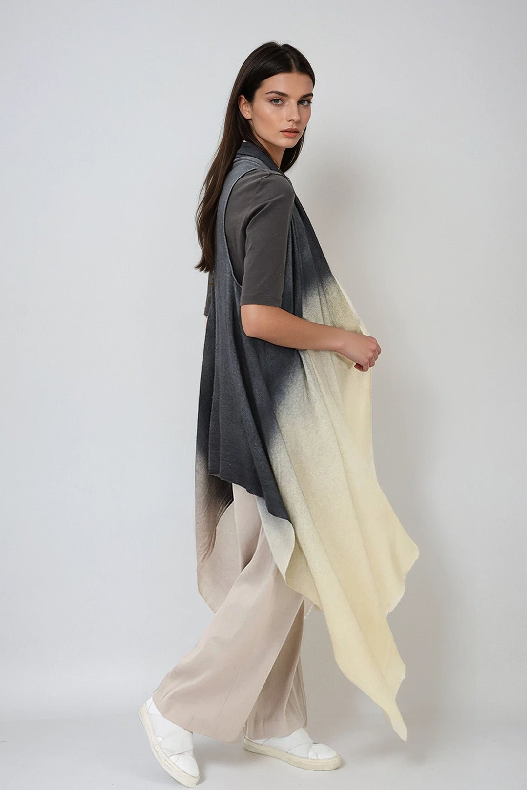 BREZZA CARDI IN LUNAR NIGHT - Jarbo