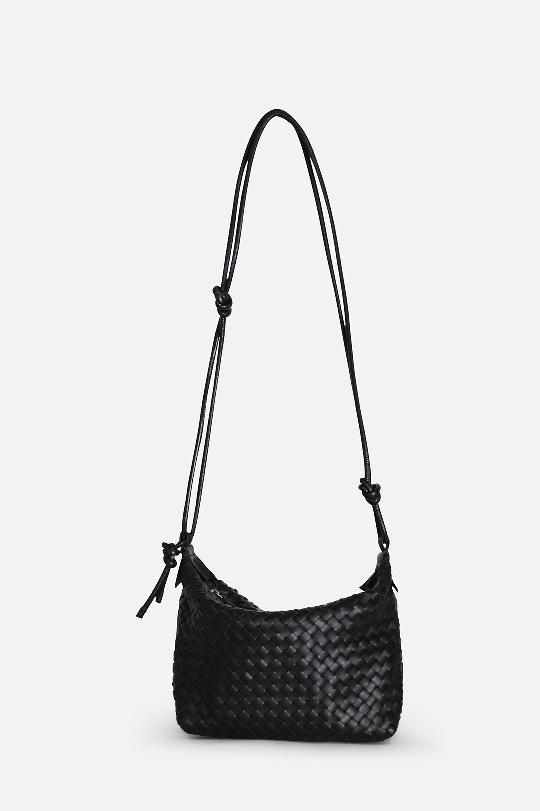 BRIATA BAG IN WOVEN LEATHER BLACK - Jarbo