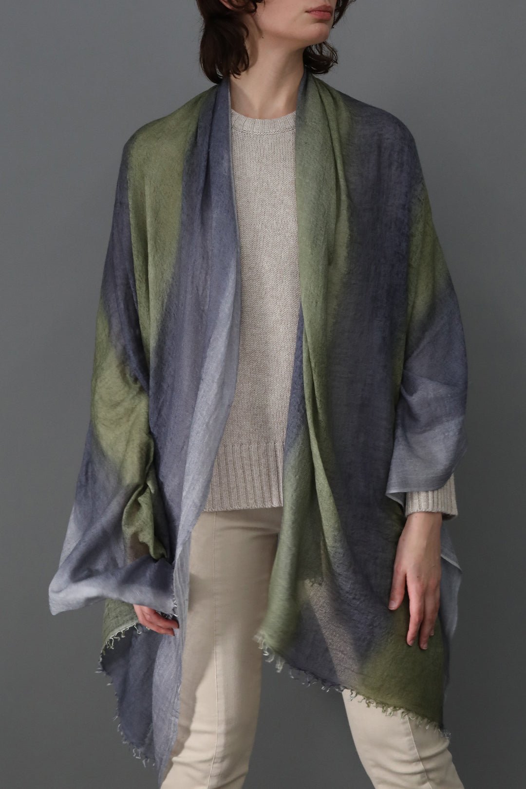 GRIGIO BANDA SCARF IN HAND DYED CASHMERE - Jarbo