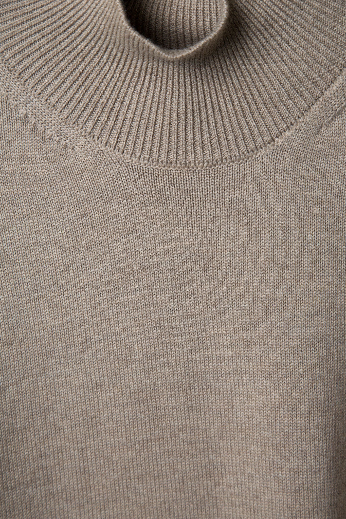 SYDNEY TURTLENECK IN ITALIAN FINE MERINO