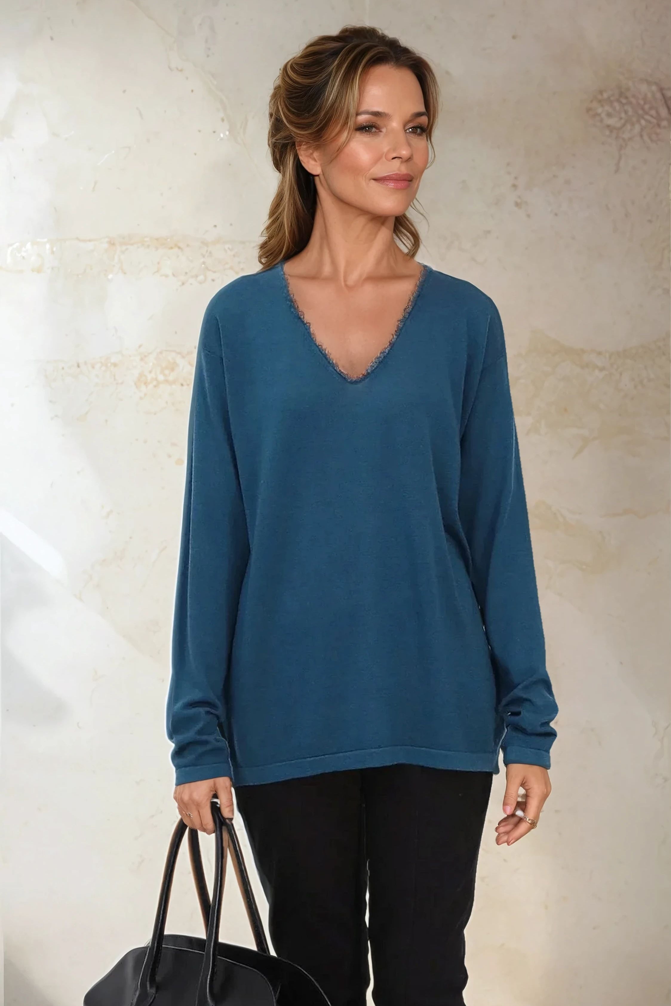 ROWAN OVAL V FRINGE NECK IN HAND - DYED CASHMERE - Jarbo