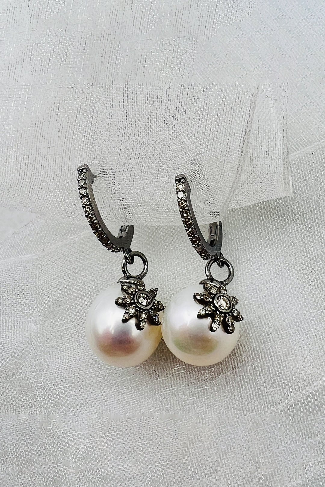 Silver Diamond Pearl Huggie w Diamond Starburst - Jarbo