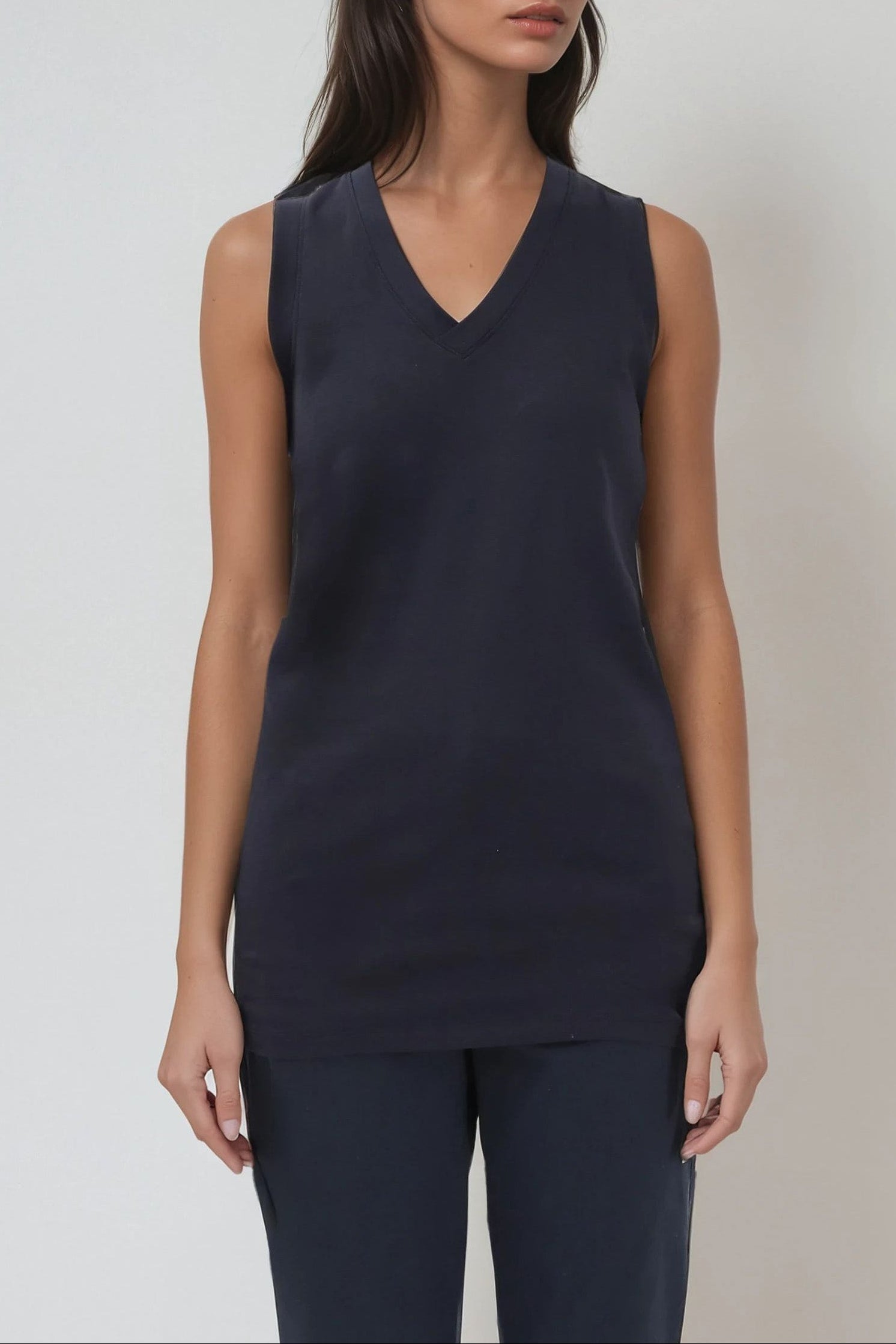 V-NECK MUSCLE TANK IN PIMA COTTON STRETCH NAVY - Jarbo