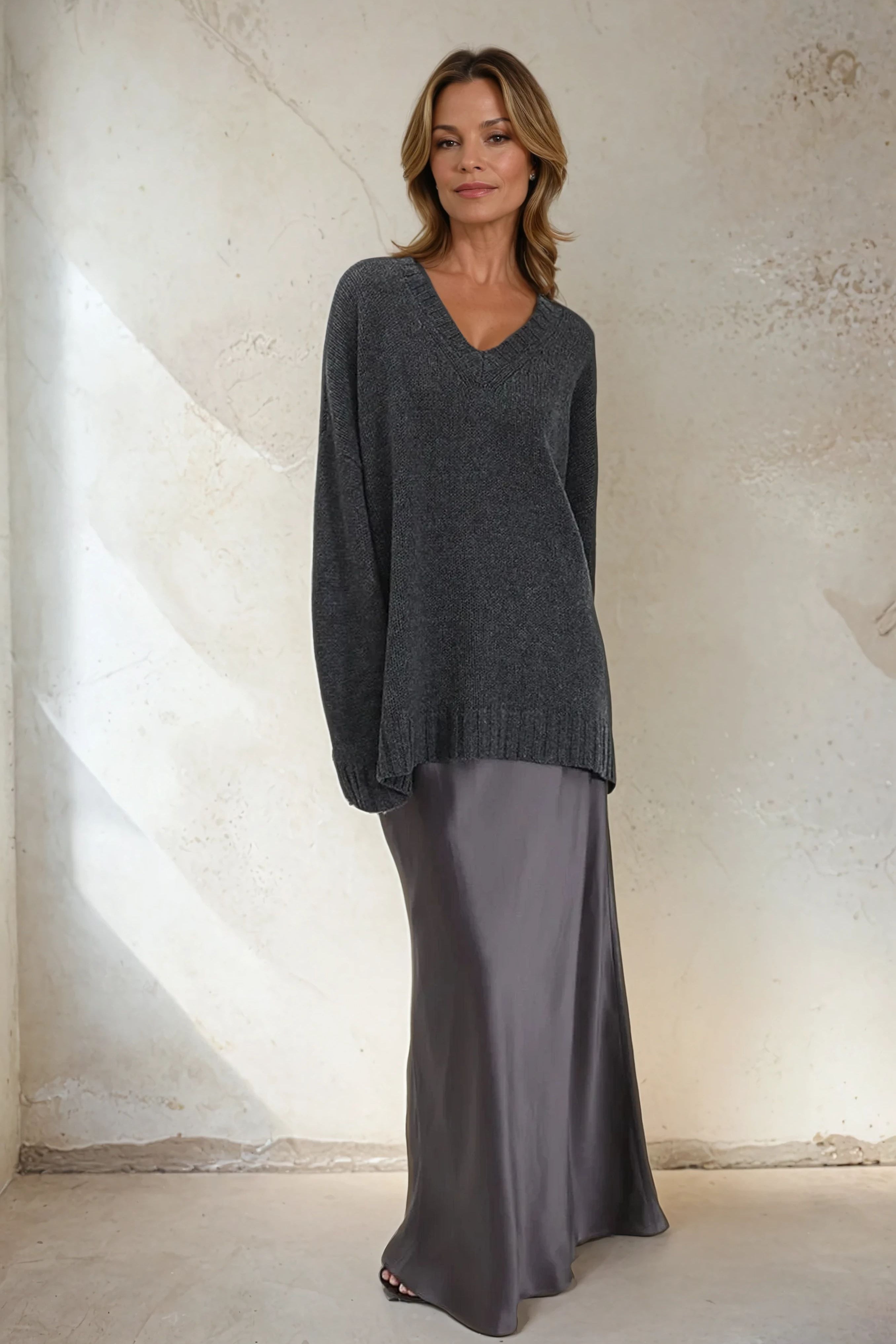 VIENNA V-NECK SWEATER IN CASHMERE BLEND