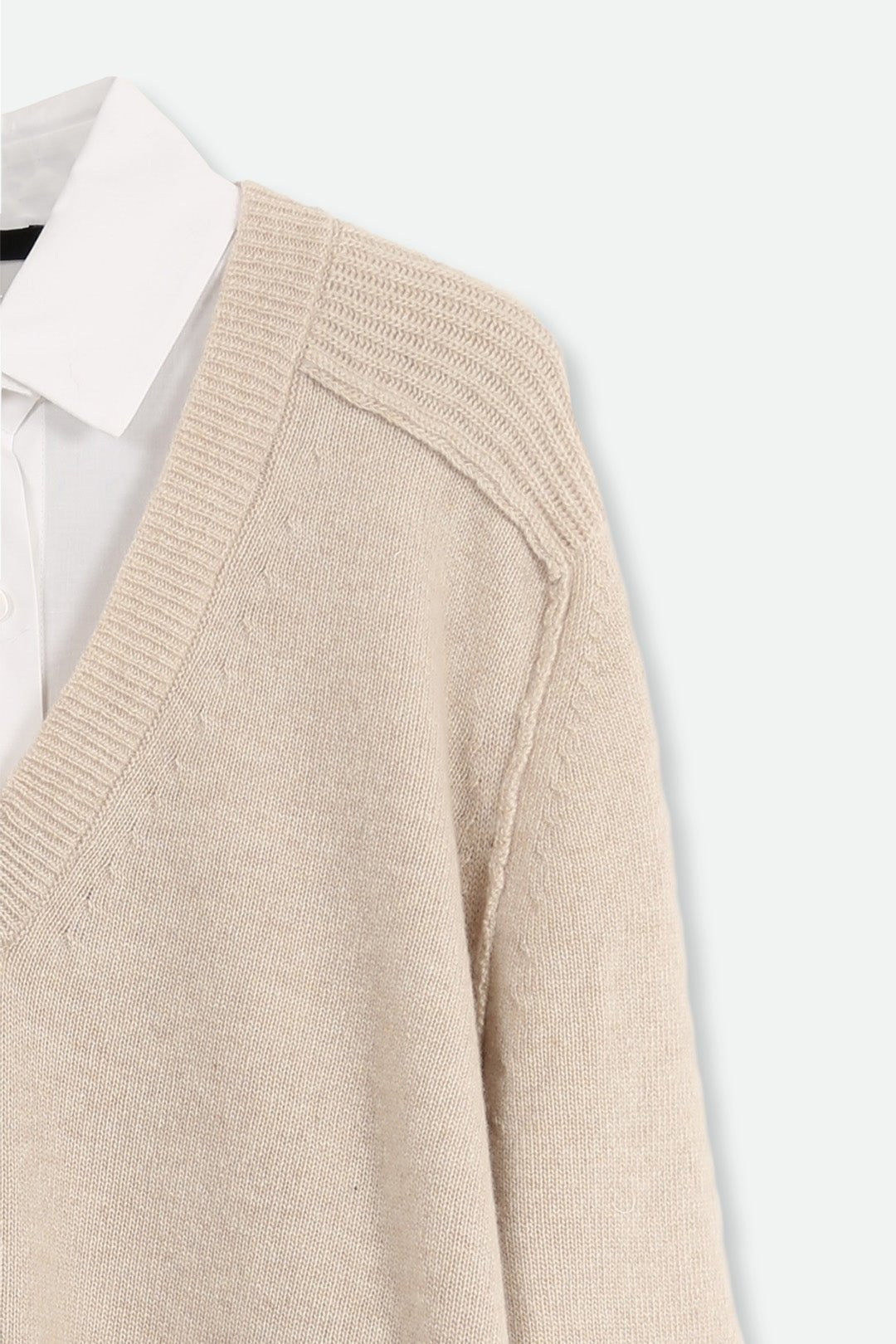 VINNIE SHIRTED V-NECK SWEATER IN FINE ITALIAN STRETCH POPLIN