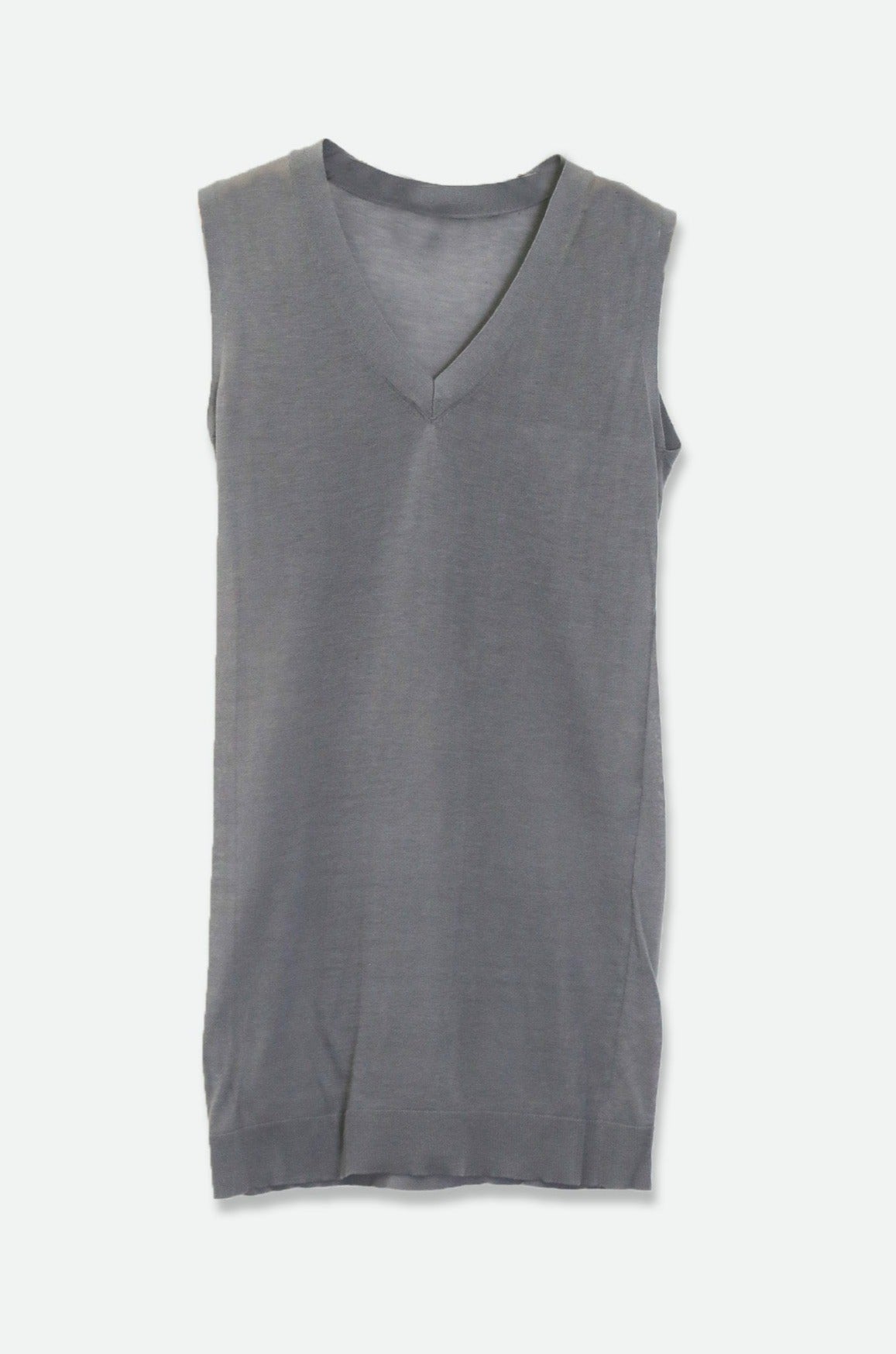 V NECK SLEEVELESS TOP IN FINE GAUGE COTTON