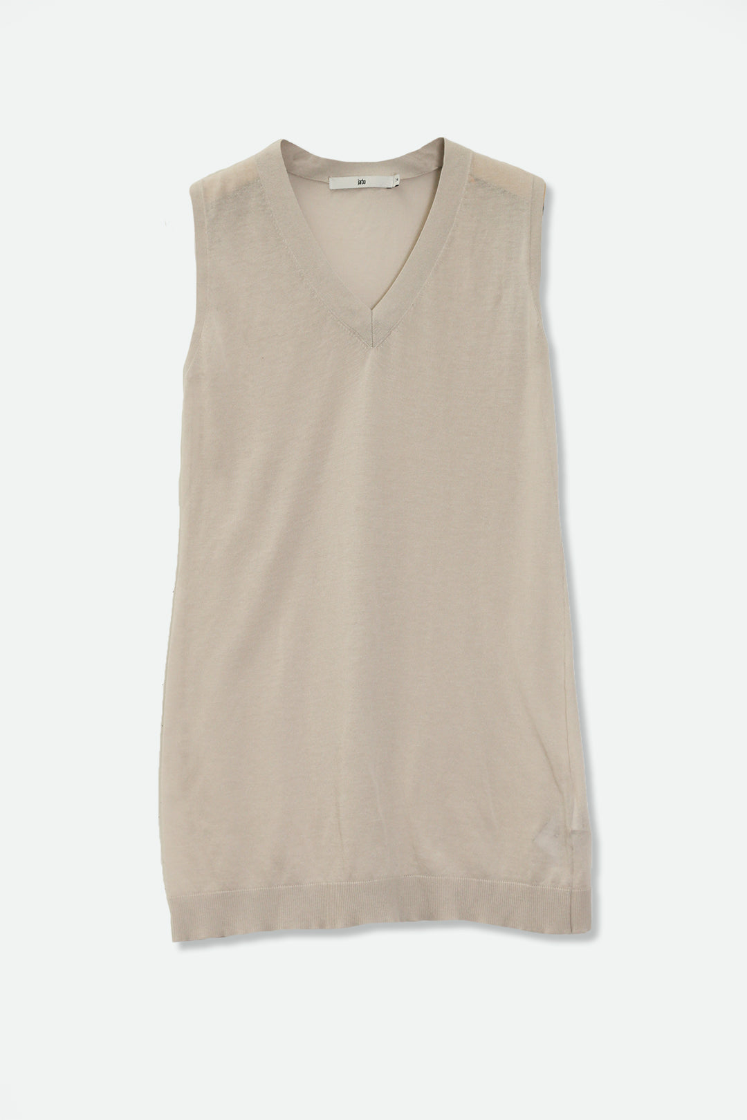V NECK SLEEVELESS TOP IN FINE GAUGE COTTON