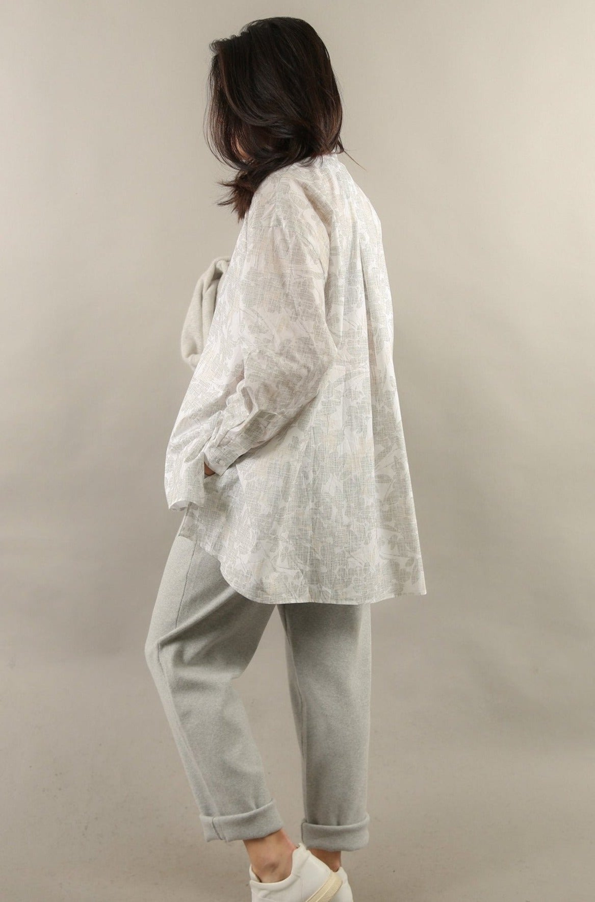 ADDIE SHIRT IN PRINTED ITALIAN COTTON GREY FLORAL - Jarbo