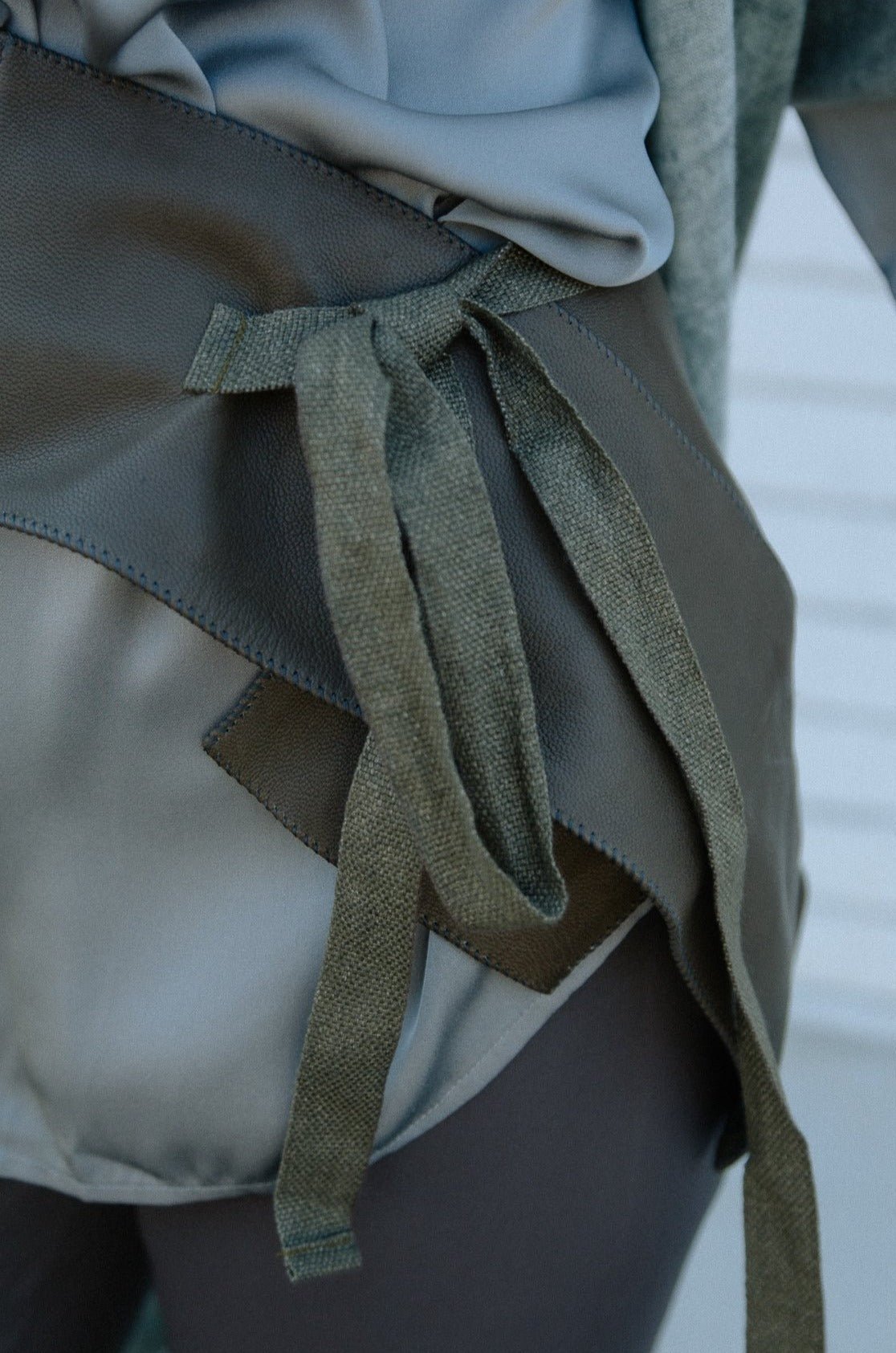 APIRO TIE FRONT KIMONO BELT IN LEATHER - Jarbo