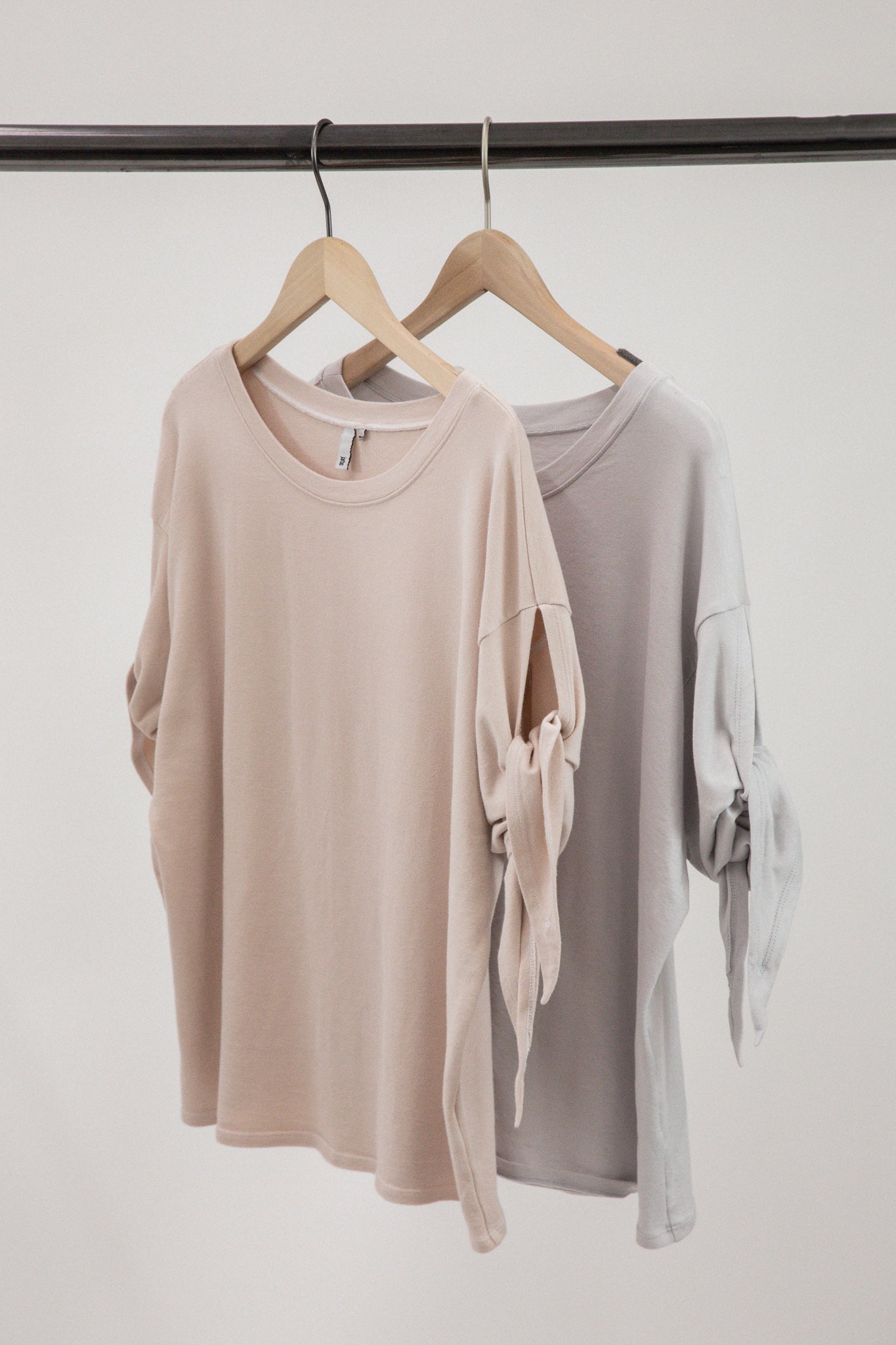 BOATNECK TIE-SLEEVE TOP IN PIMA COTTON STRETCH - Jarbo