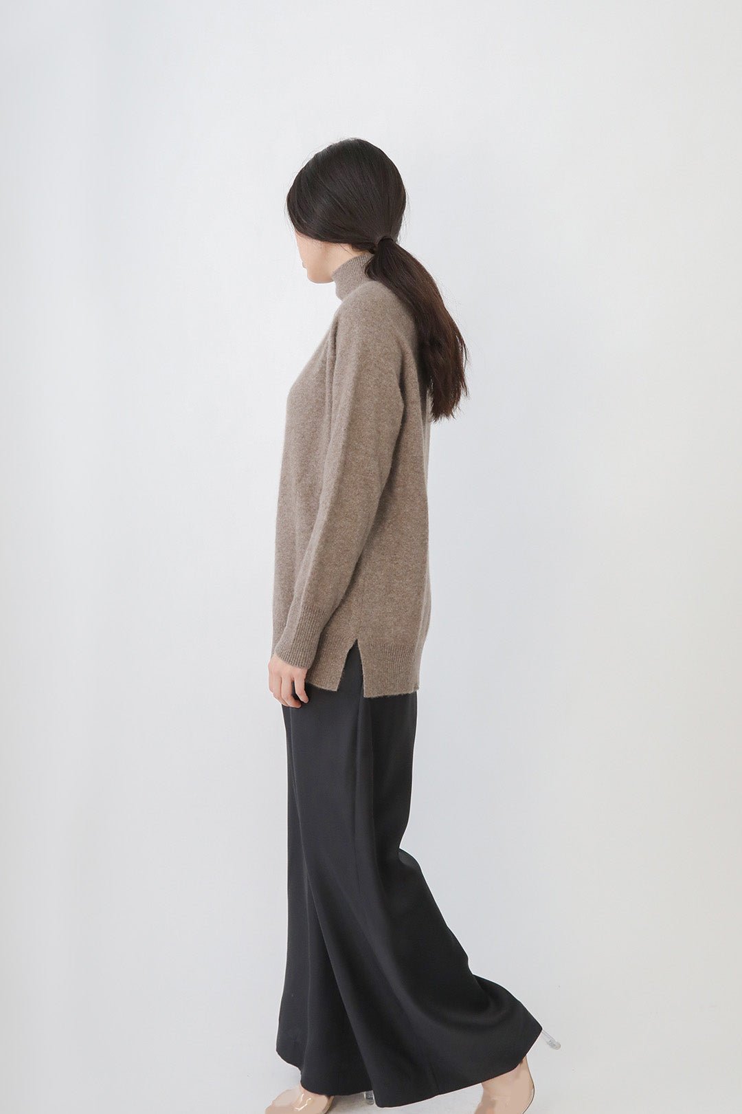 ISLAY TURTLENECK SWEATER IN ITALIAN SPUN CASHMERE SILK - Jarbo