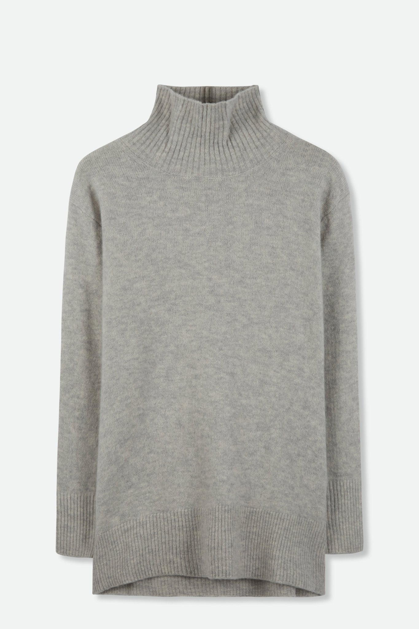OLYMPIA OVERSIZED TURTLENECK IN CASHMERE MIST LIGHT GREY - Jarbo