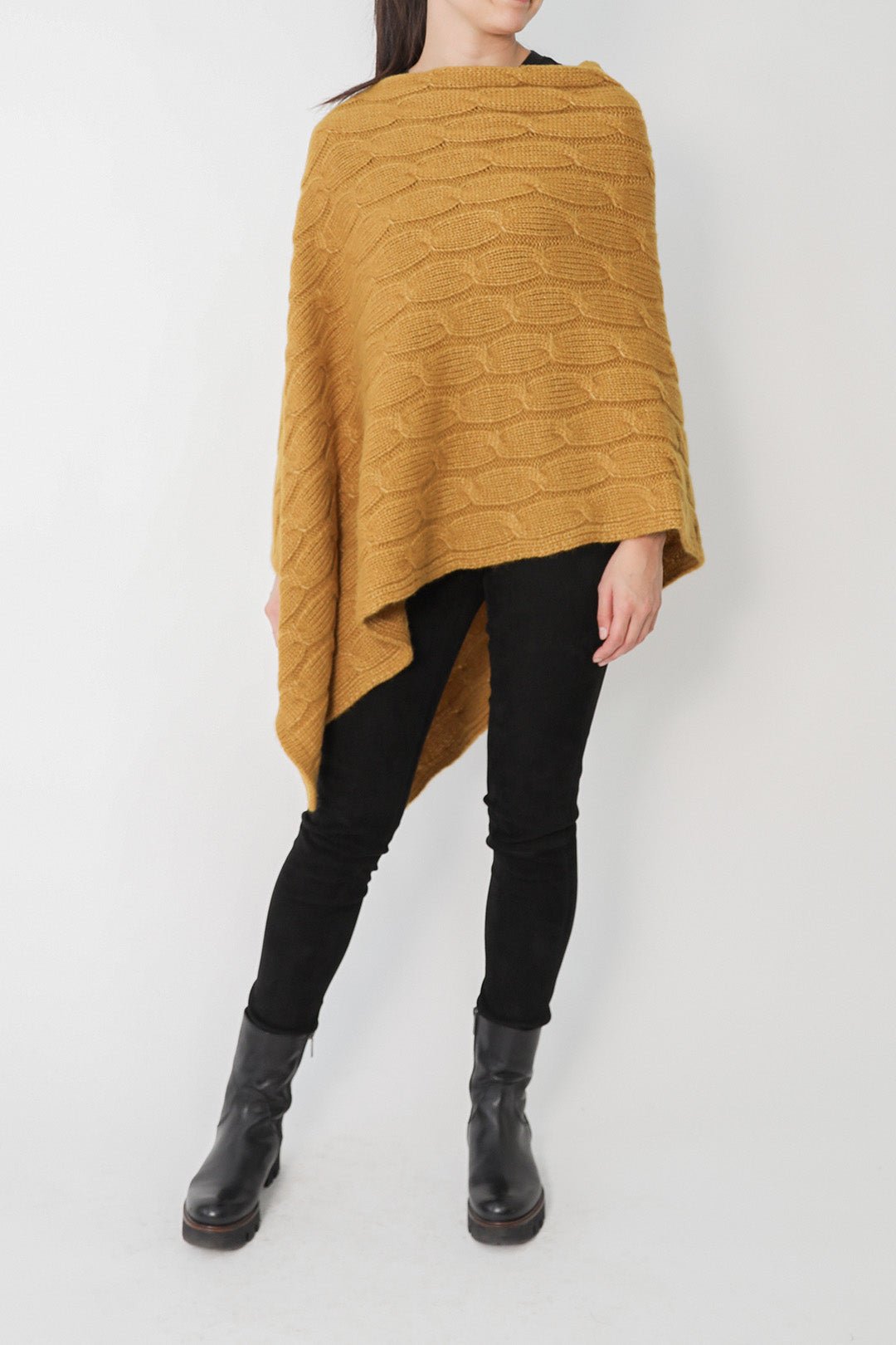 VARA CABLE KNIT IN BABY ALPACA AND FINE MERINO BLEND - Jarbo