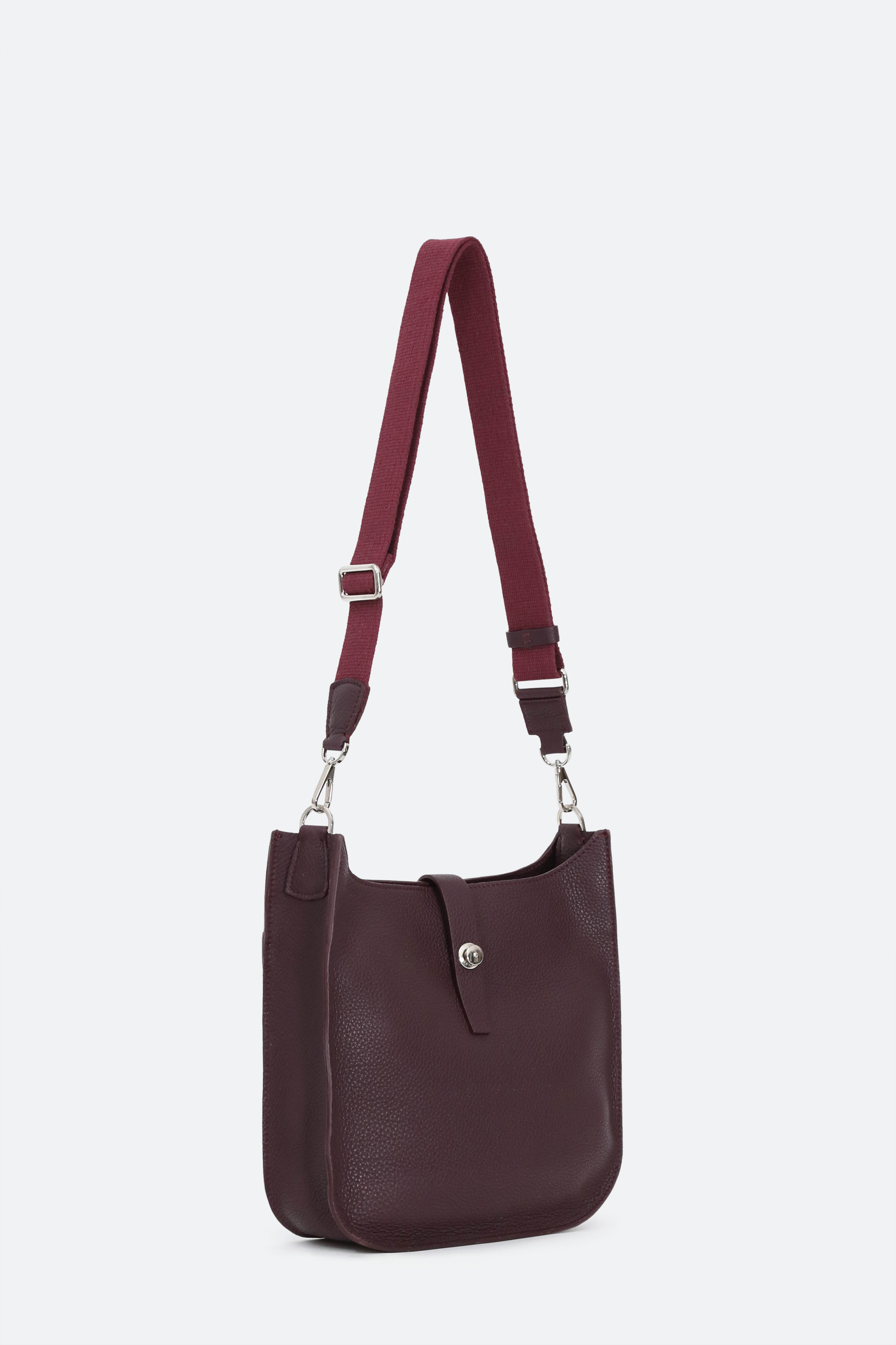 GIA ITALIAN LEATHER CROSSBODY BAG IN BORDEAUX