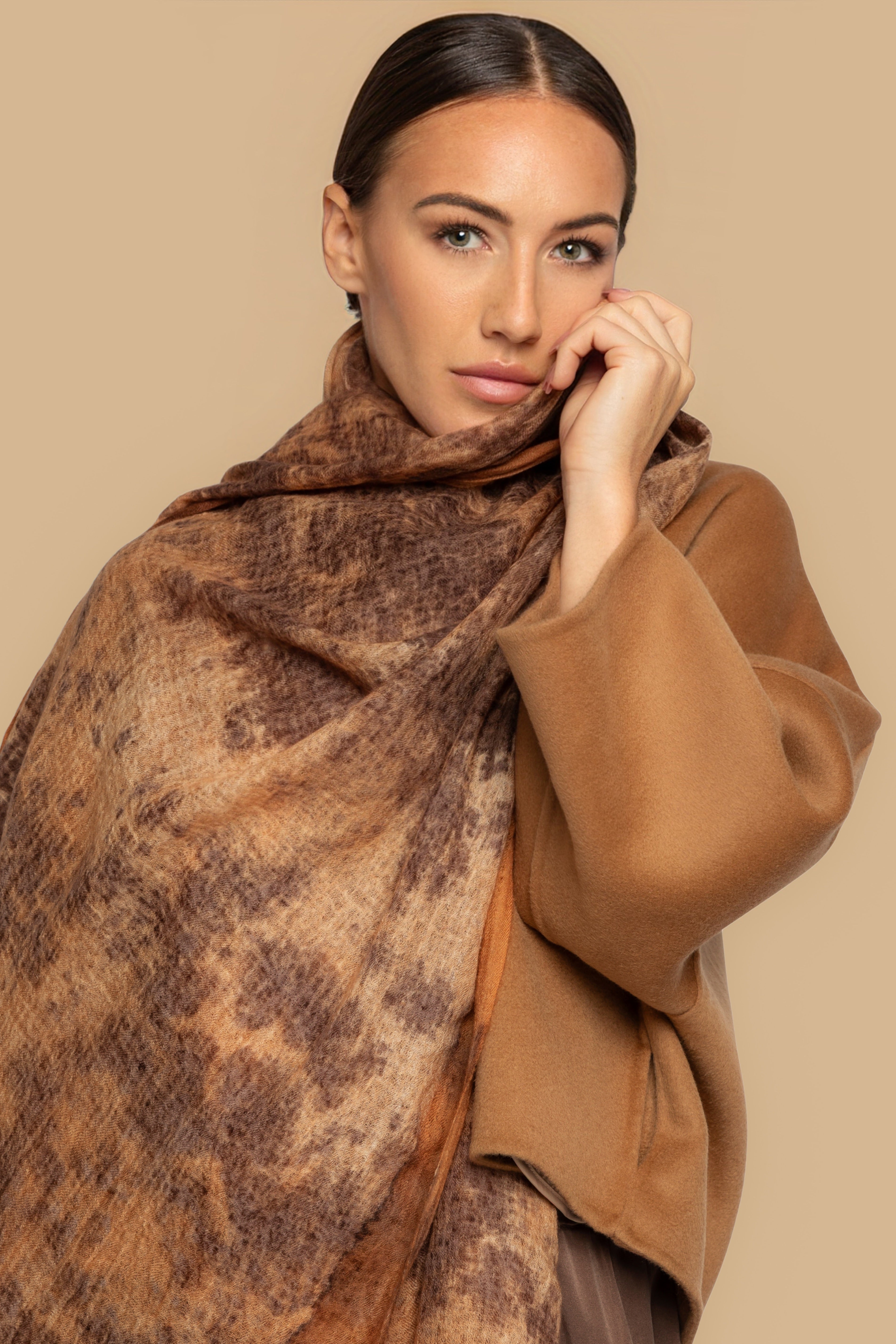 PECAN & HAZELNUT SCARF IN HAND DYED CASHMERE
