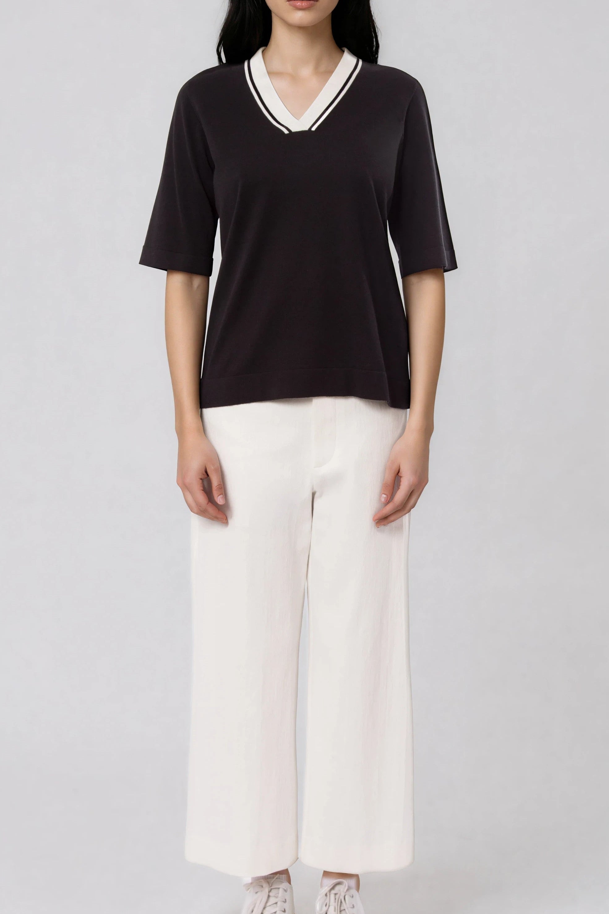ARLO V-NECK IN FINE GAUGE ITALIAN SILK COTTON