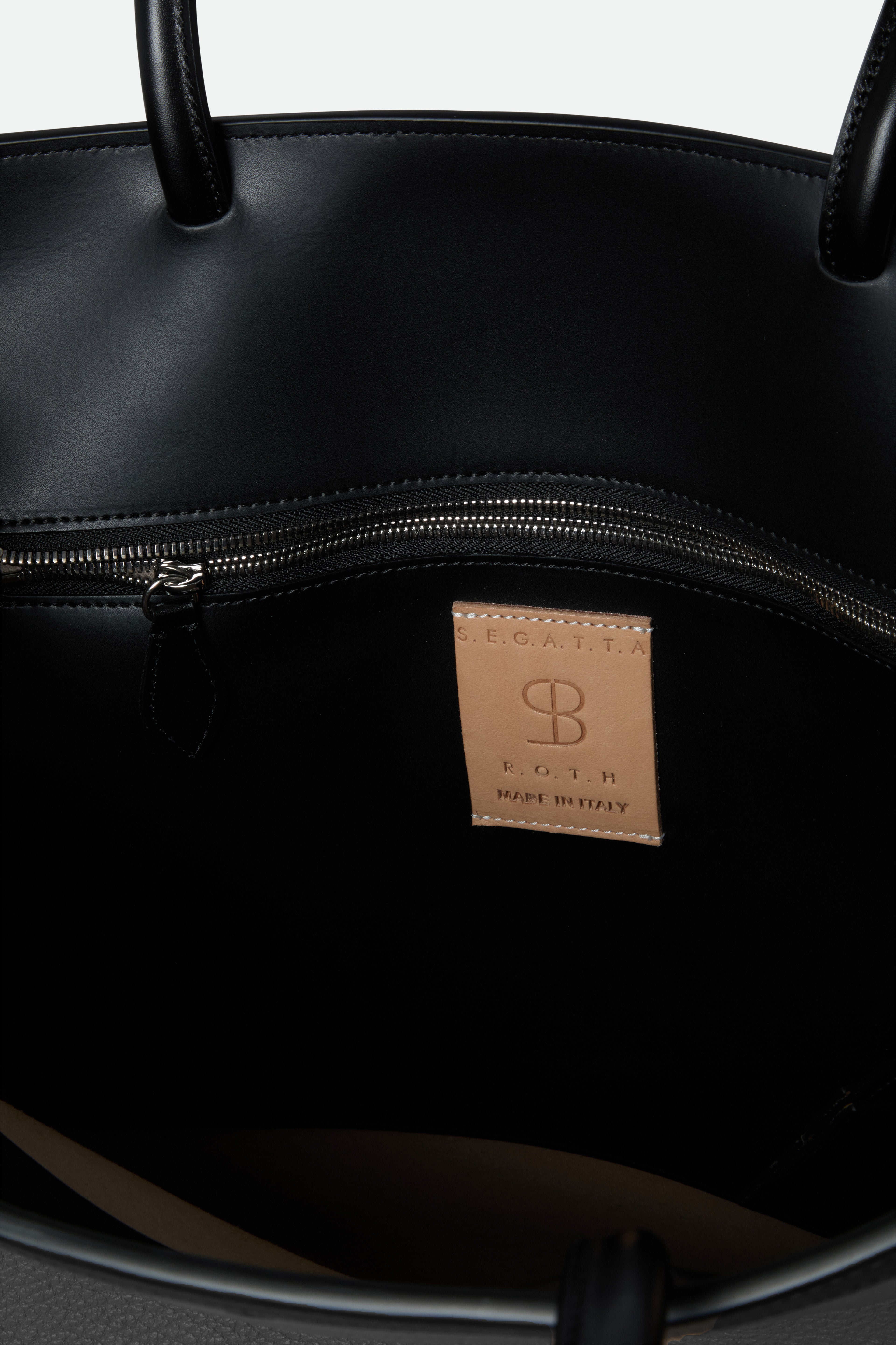 BETTONA 19" IN ITALIAN LEATHER BLACK