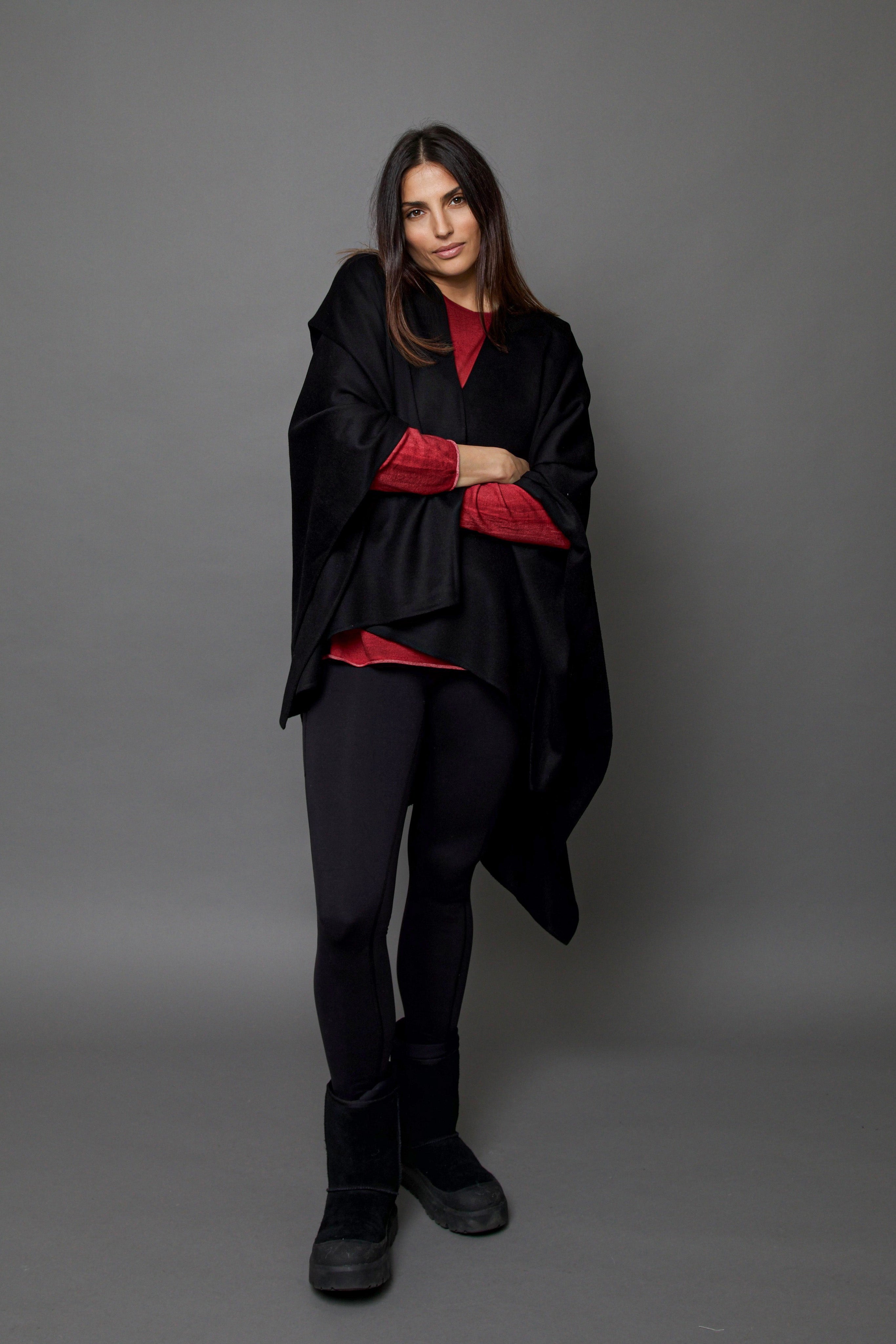 ALPINE CAPE IN PURE CASHMERE