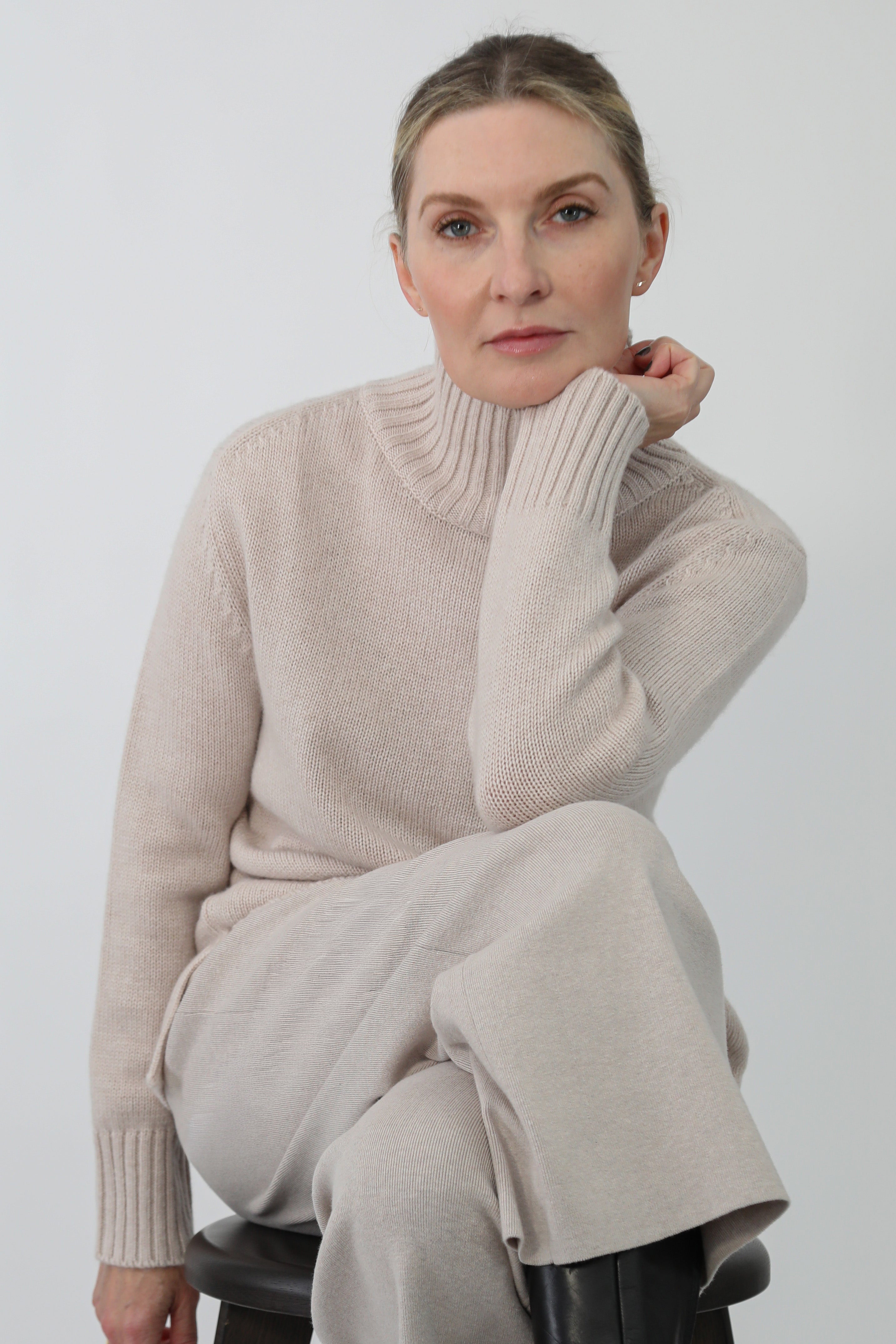 BERWICK TURTLENECK SWEATER IN CASHMERE MERINO 4 PLY KNIT