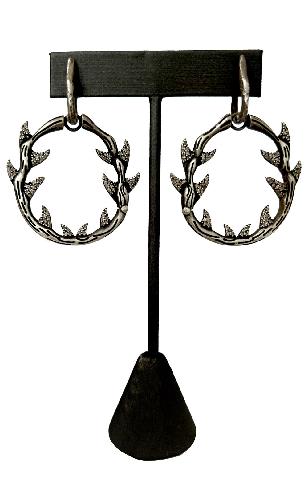STERLING SILVER HANGING WREATH EARRING