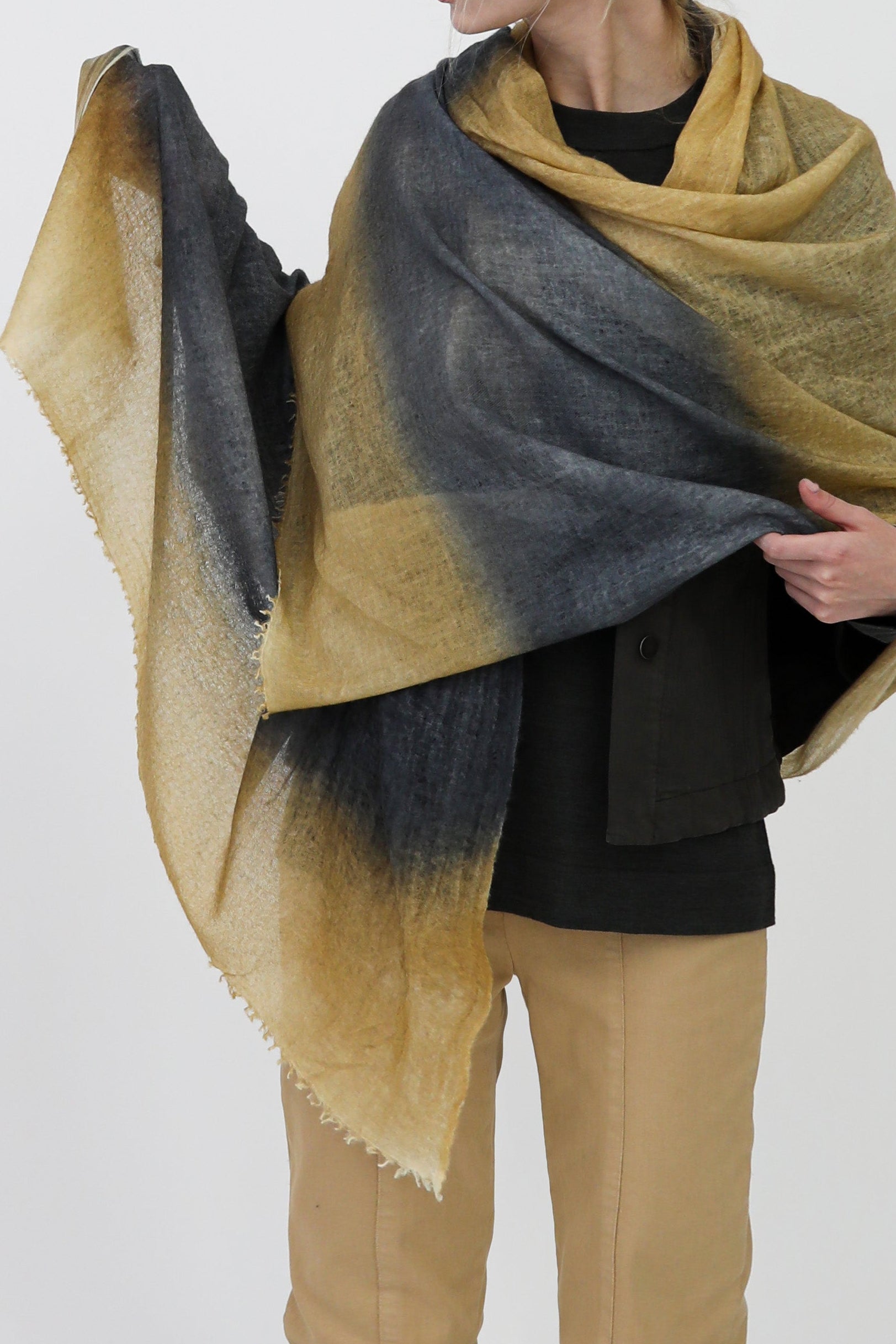 SCARF IN HAND DYED CASHMERE GOLD CHARCOAL STRIPE