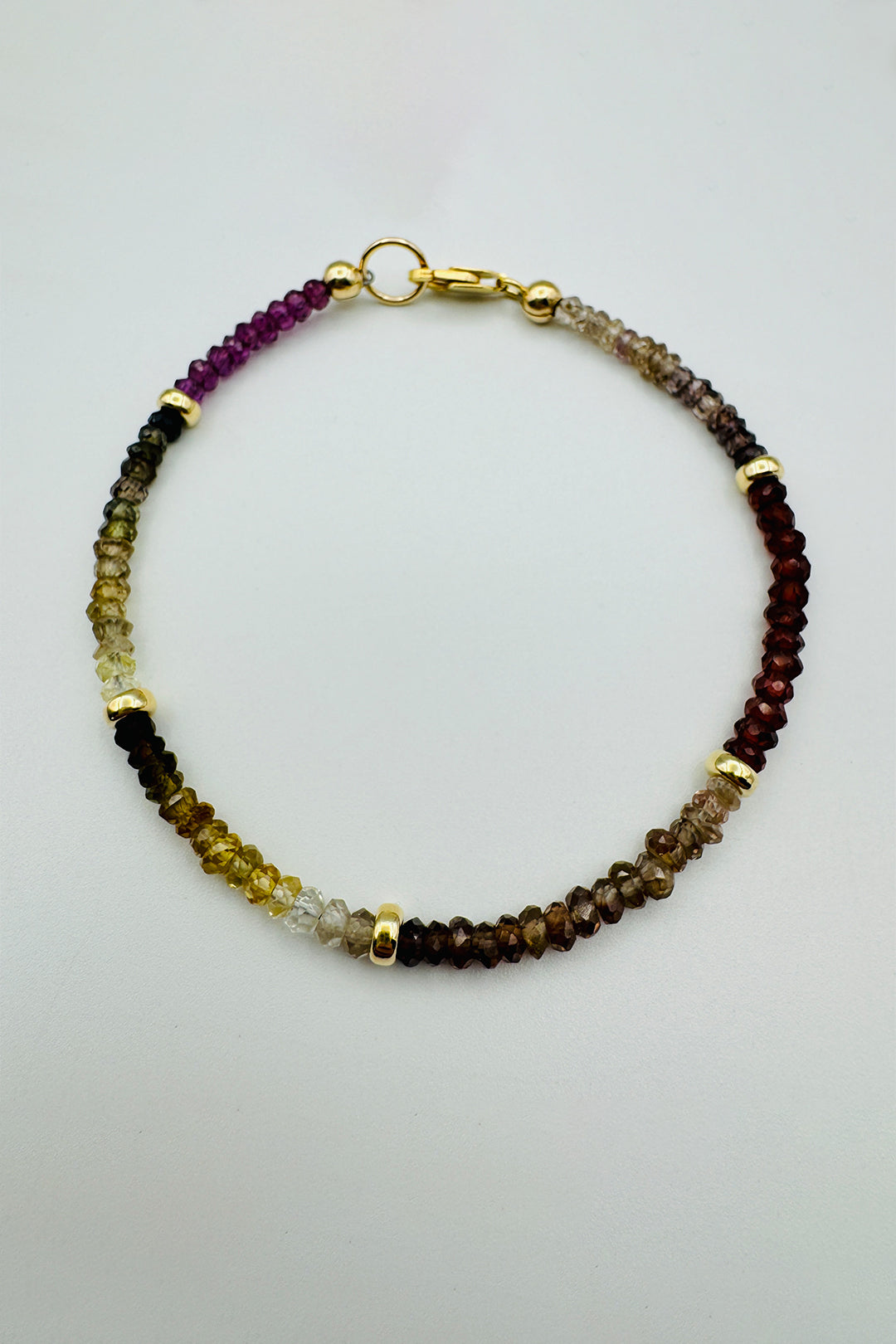 TUNDRA FACETED SAPPHIRE BRACELET WITH GOLD BEADS