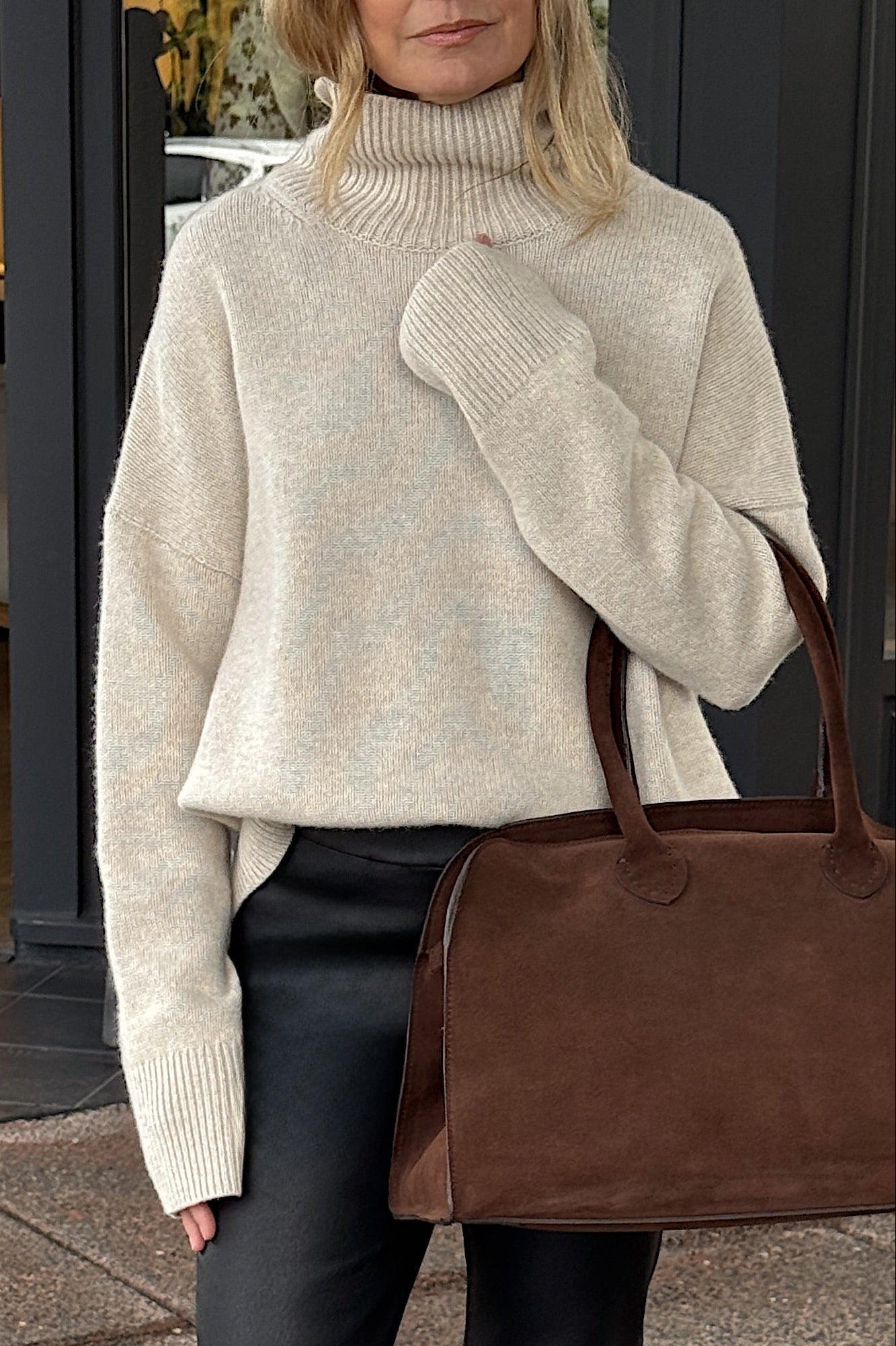 THEIA TURTLENECK IN CASHMERE YAK & MERINO