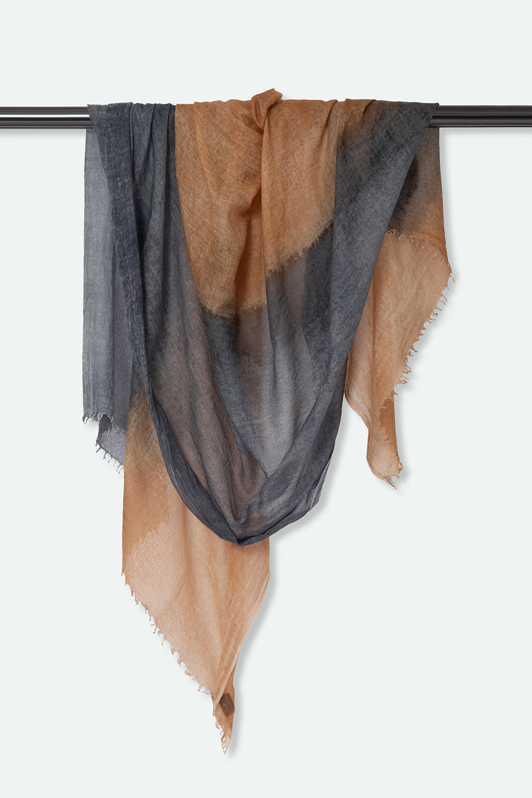 CARMELLO ARGENT SCARF IN HAND DYED CASHMERE