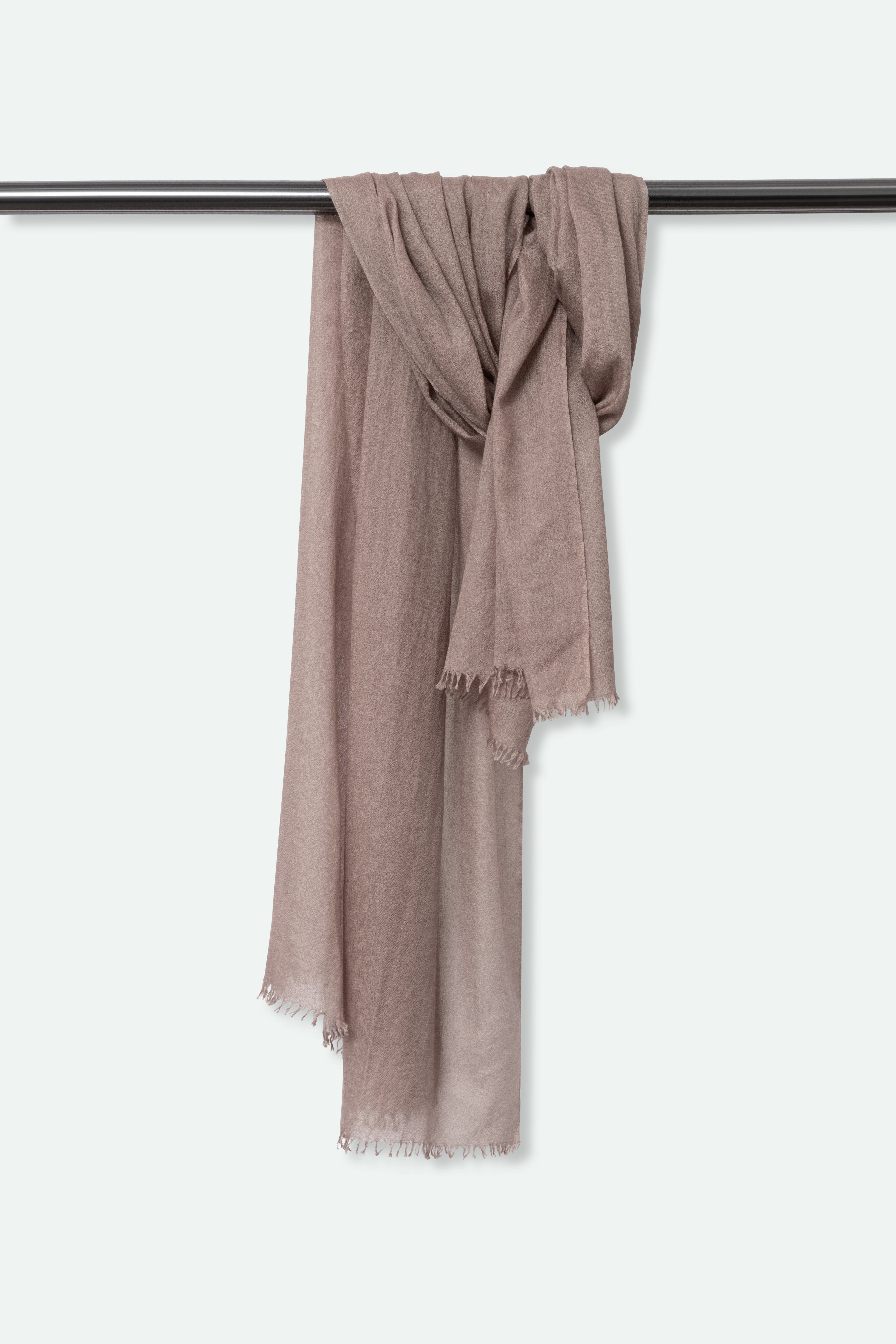 LIGHTWEIGHT SCARF IN HAND DYED CASHMERE CHATEAU