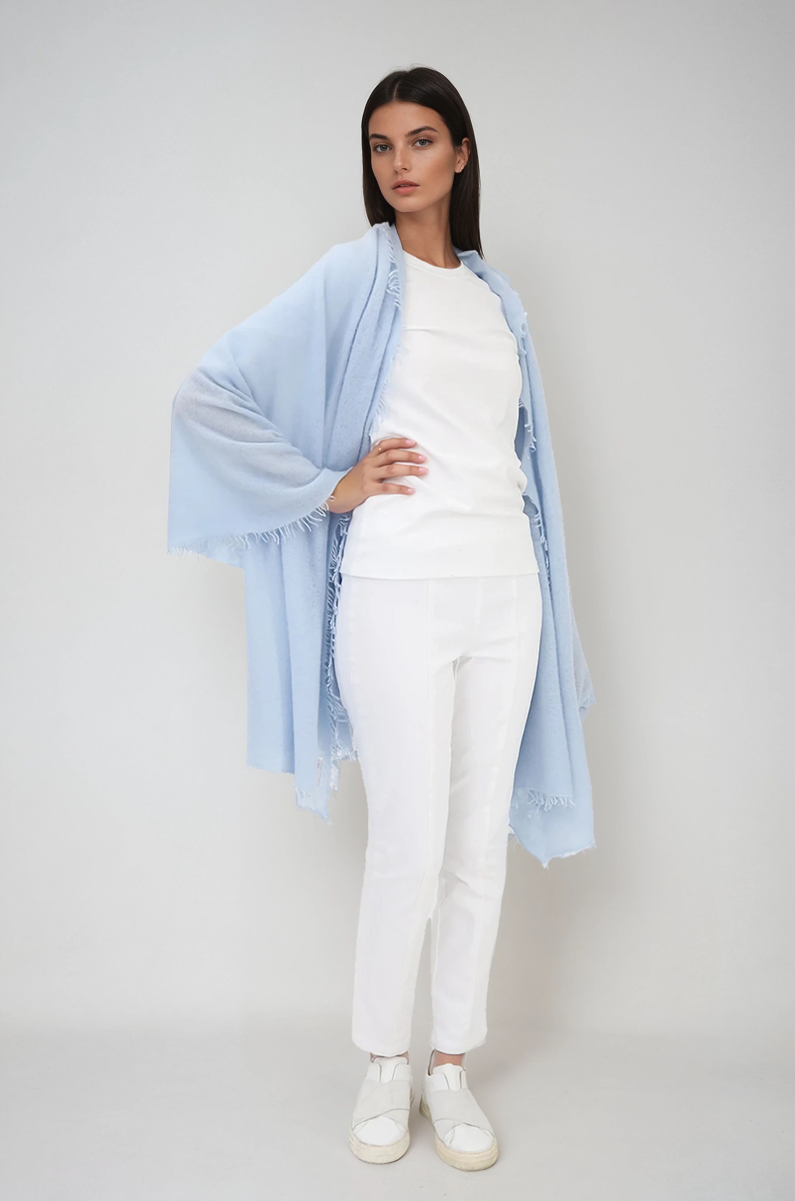 ÉLAN SCARF IN CASHMERE CLOUD