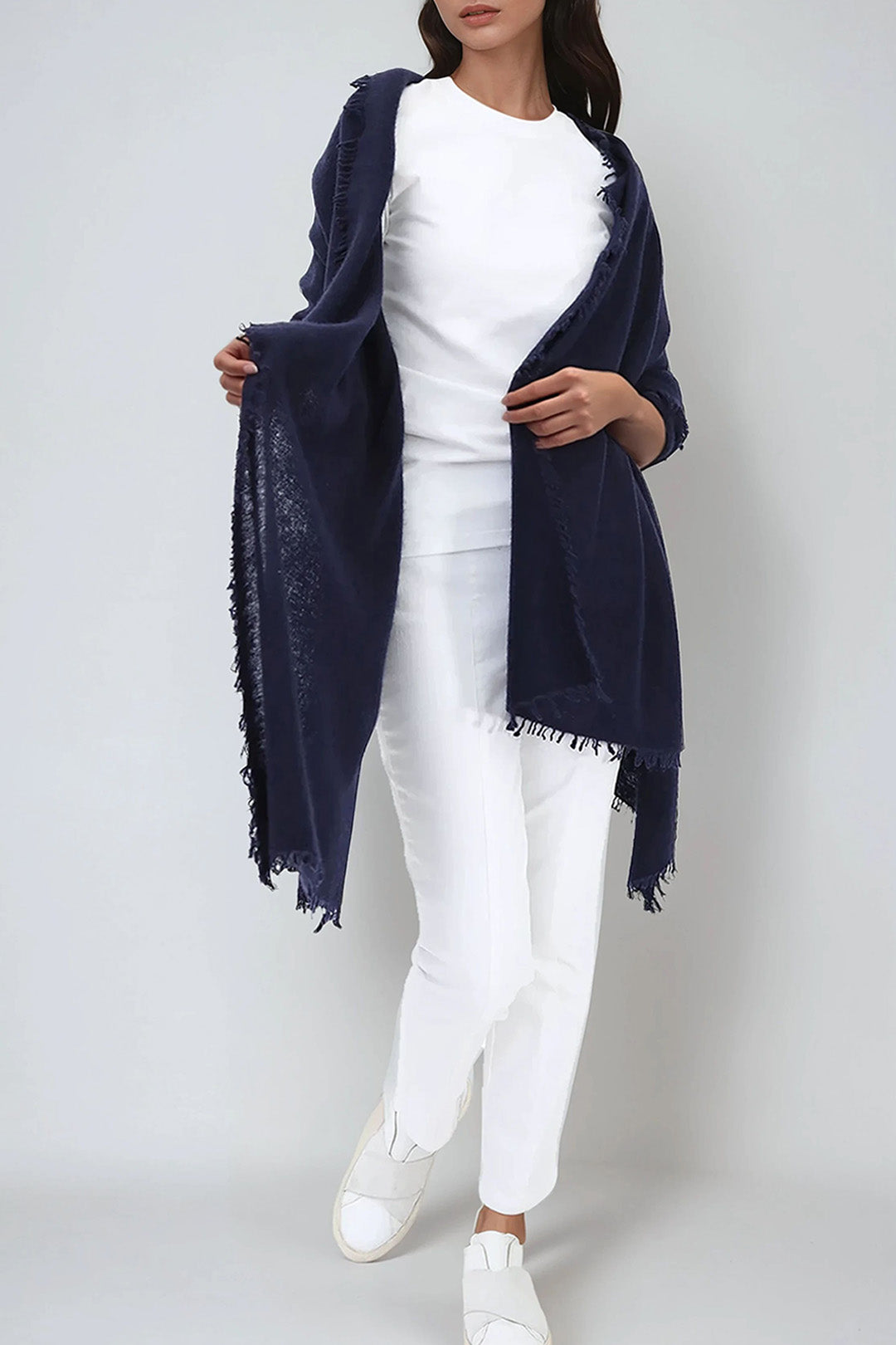 ÉLAN SCARF IN CASHMERE DARK NAVY