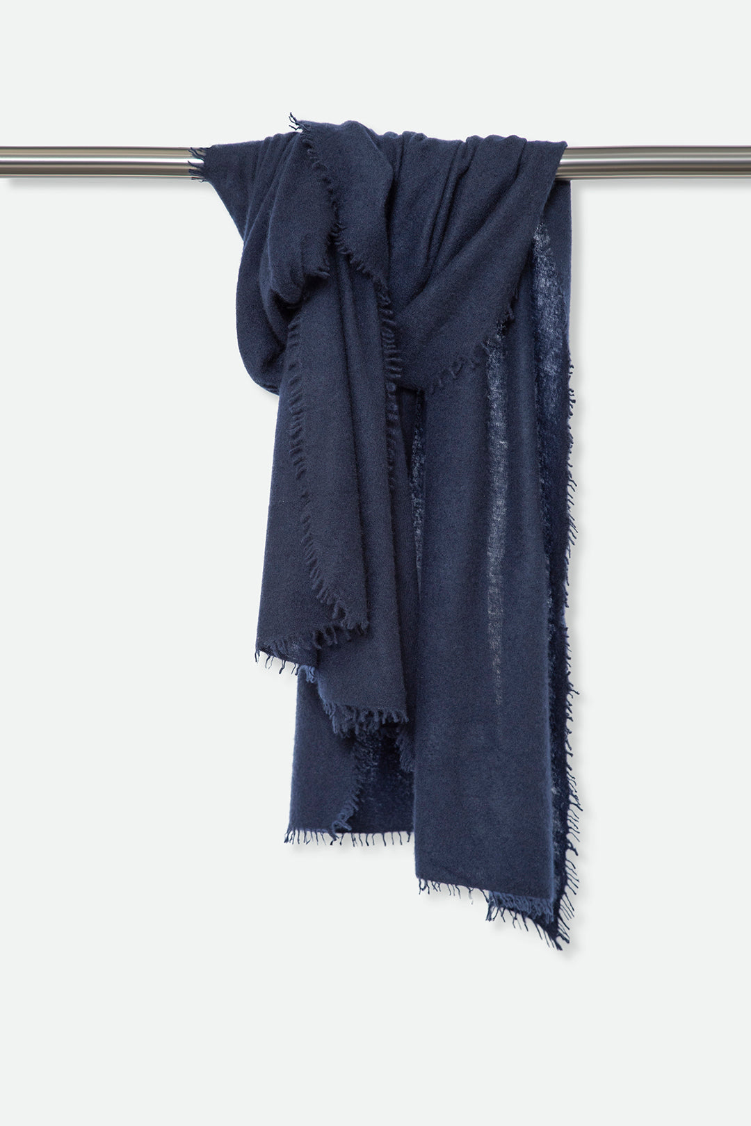 ÉLAN SCARF IN CASHMERE NAVY